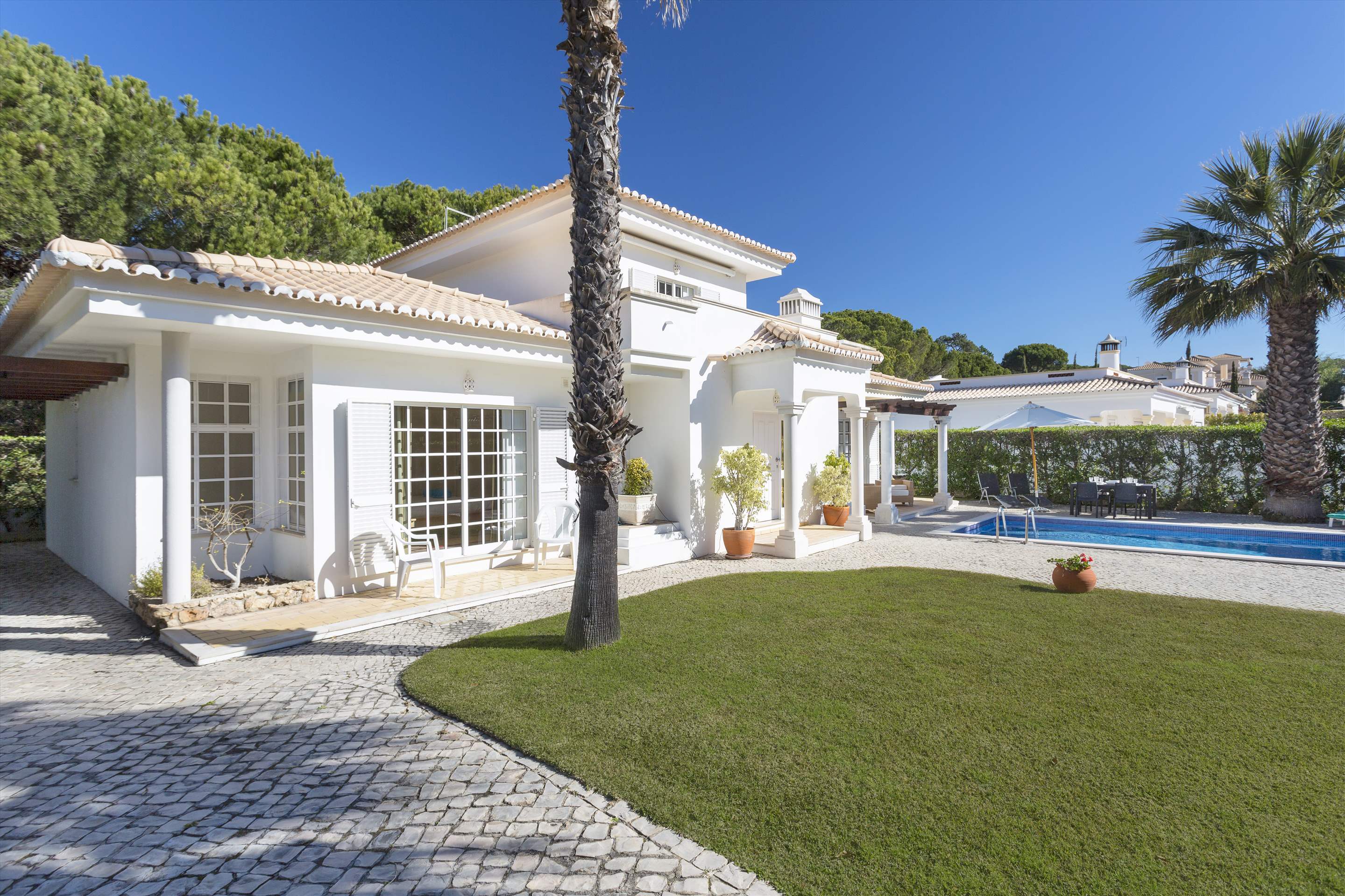 Villa Robina, 3 bedroom villa in Vale do Lobo, Algarve Photo #6