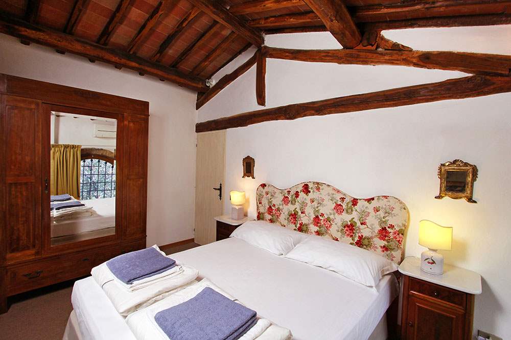 Villa Stefano, 2 bedroom villa in Chianti & Countryside, Tuscany Photo #17