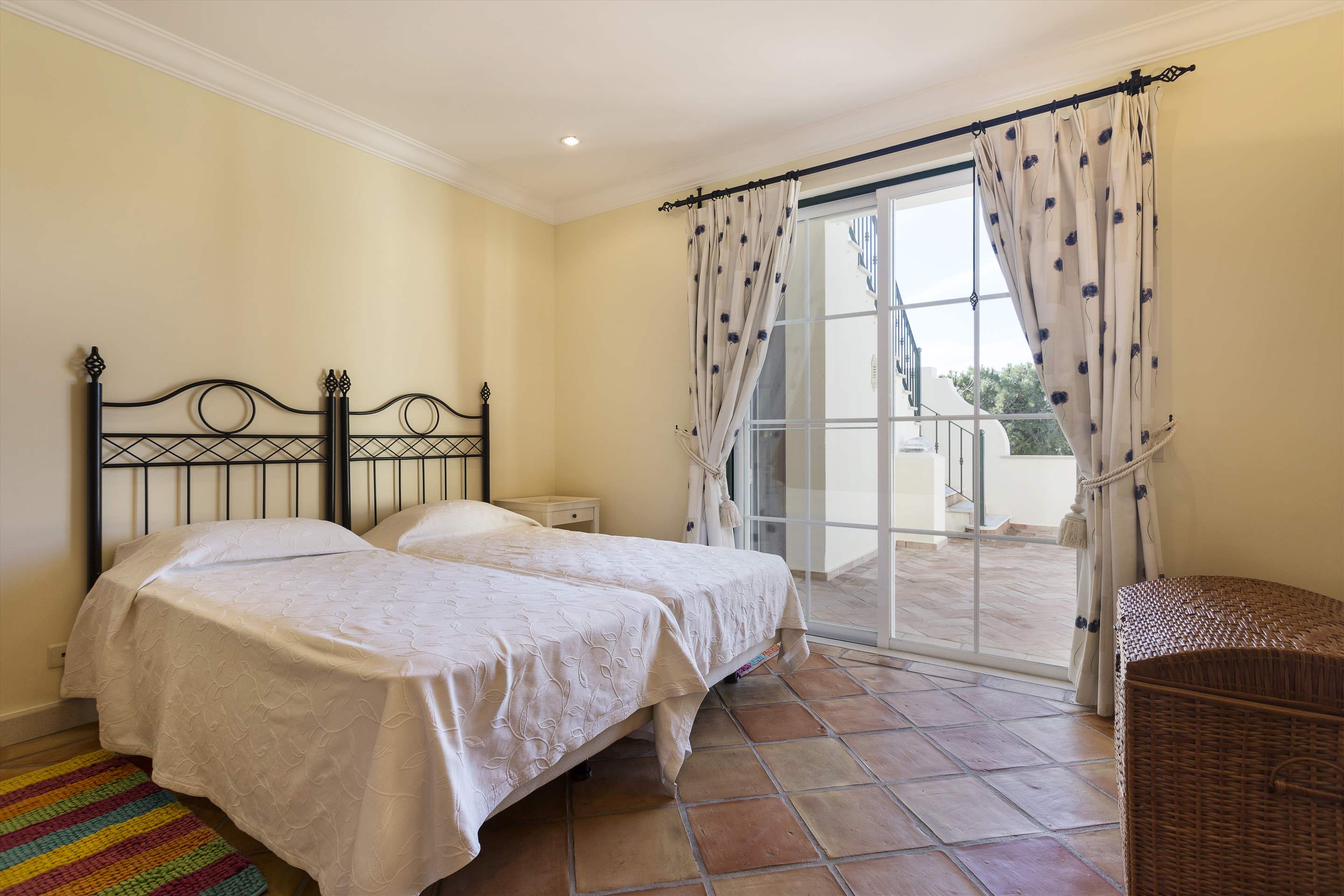 Villa Layla, 4 bedroom villa in Quinta do Lago, Algarve Photo #9