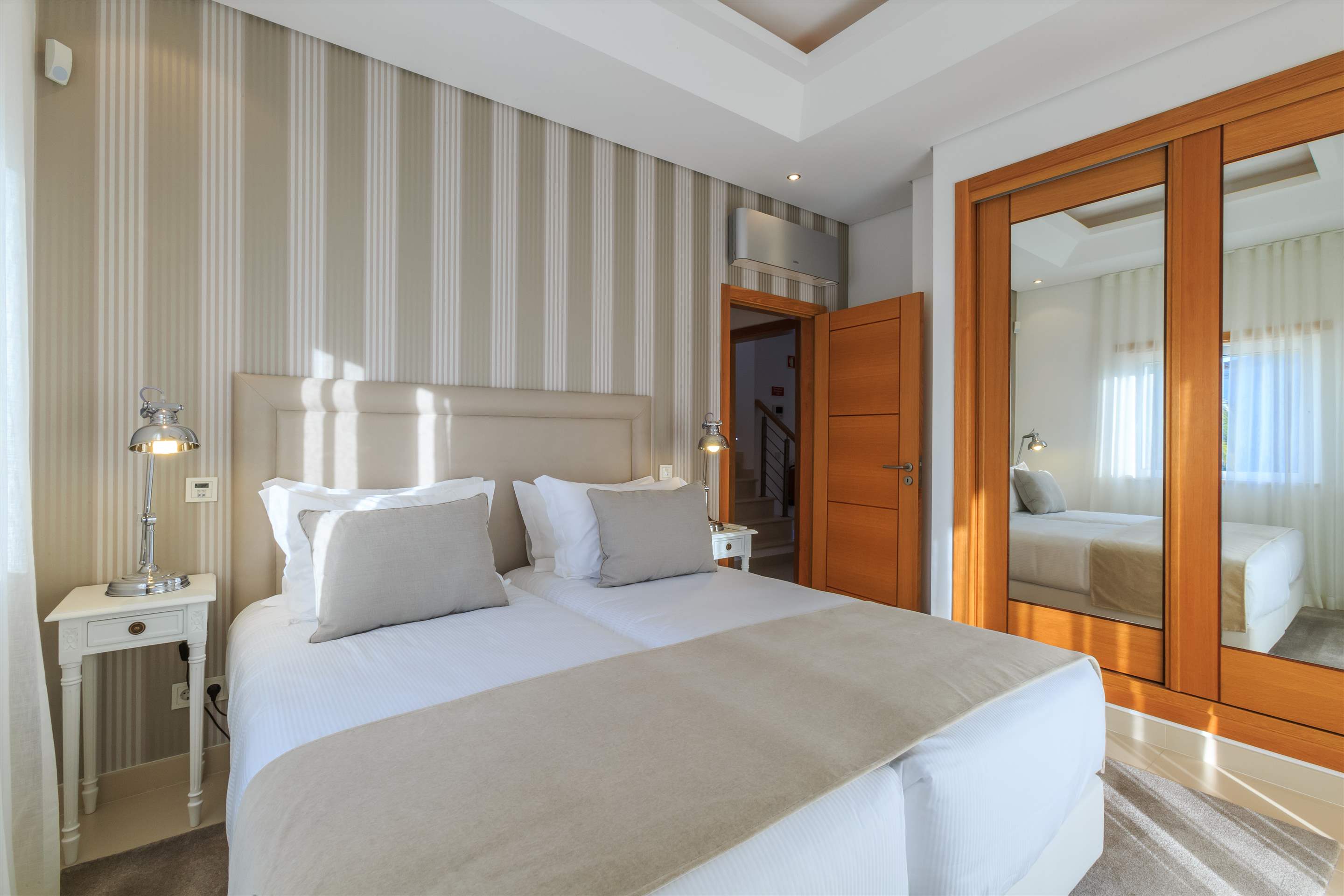 The Crest Villa 4 Bedroom with Private Pool, 4 bedroom villa in Quinta do Lago, Algarve Photo #13