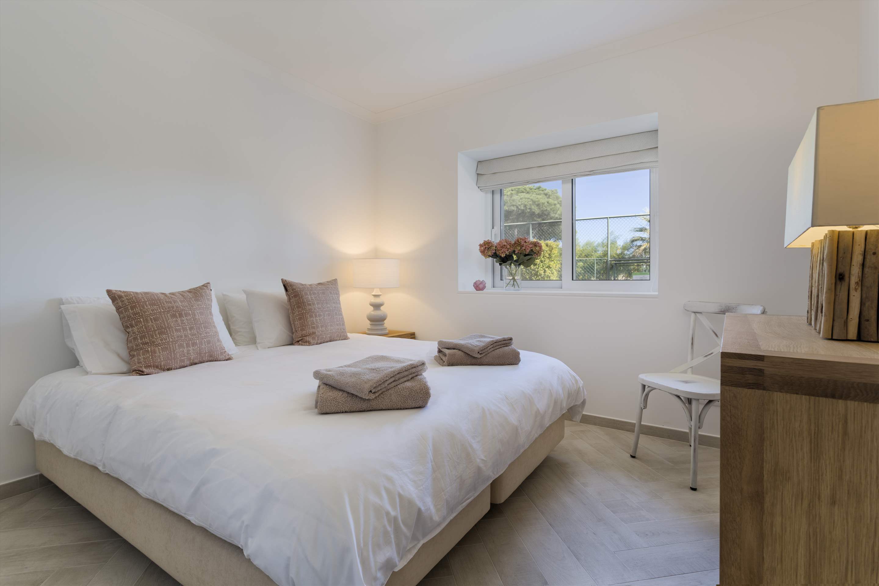 Sao Lourenco Village 2 Bed Premium Apt, 2 bedroom apartment in Quinta do Lago, Algarve Photo #9