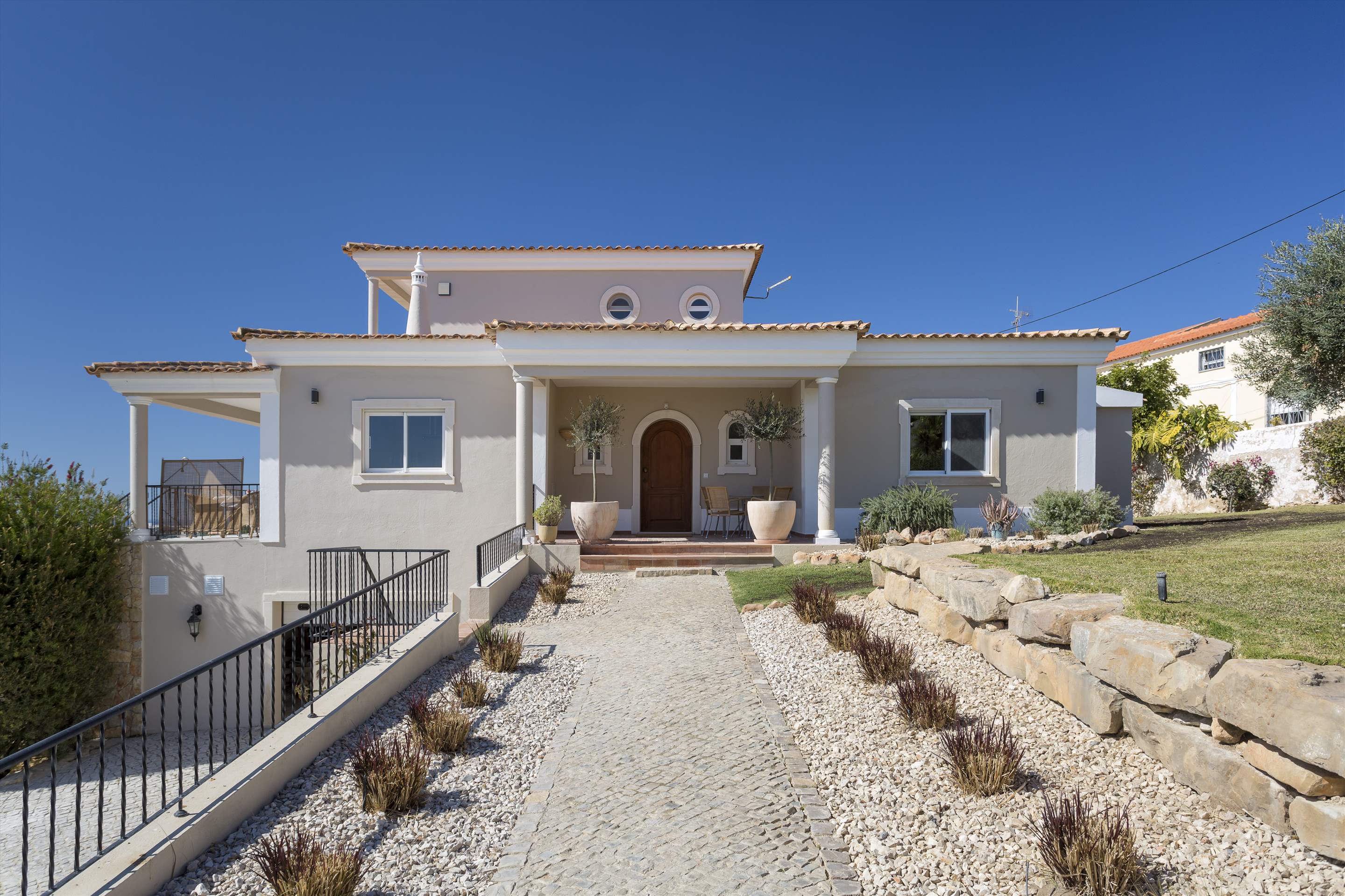 Villa Vista Dourada, 4 bedroom villa in Quinta do Lago, Algarve Photo #8