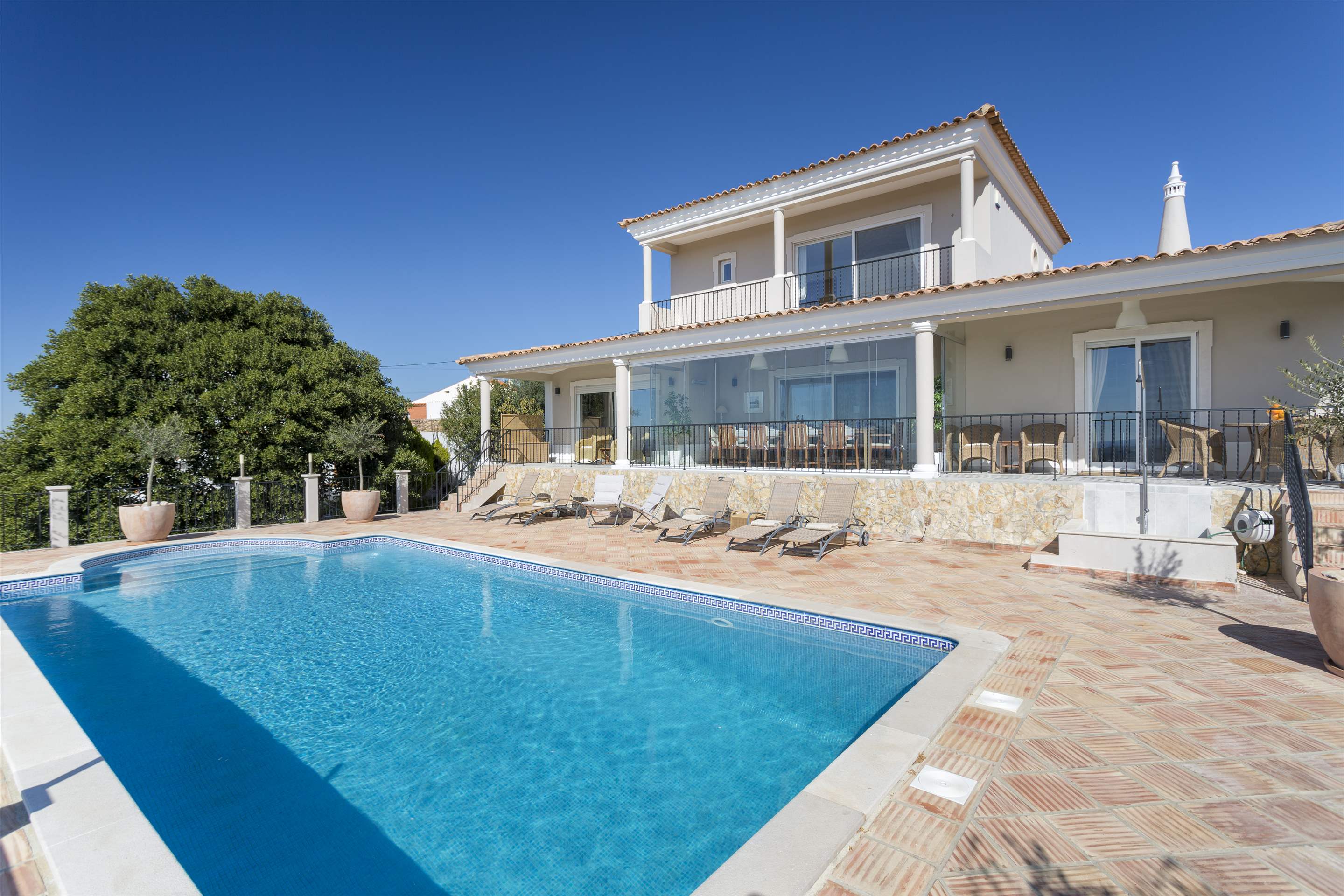 Villa Vista Dourada, 4 bedroom villa in Quinta do Lago, Algarve Photo #9