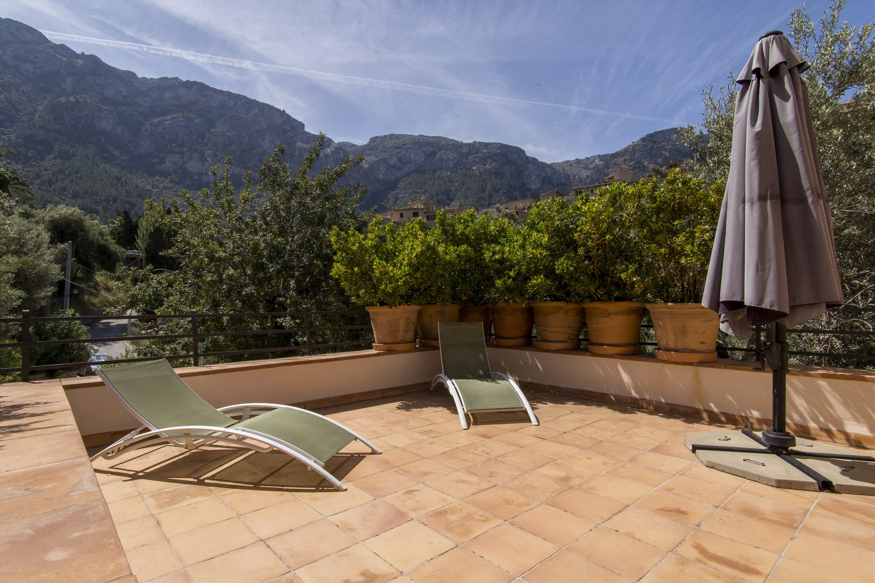 Can Monticel, 3 bedroom villa in Soller & Deia, Majorca Photo #4