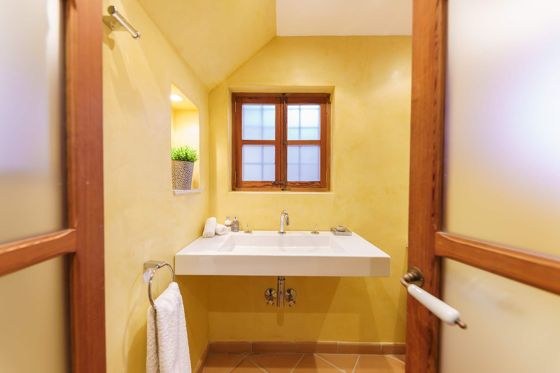 Sa Tanca, 4 Bedroom Rental, 4 bedroom villa in Soller & Deia, Majorca Photo #32