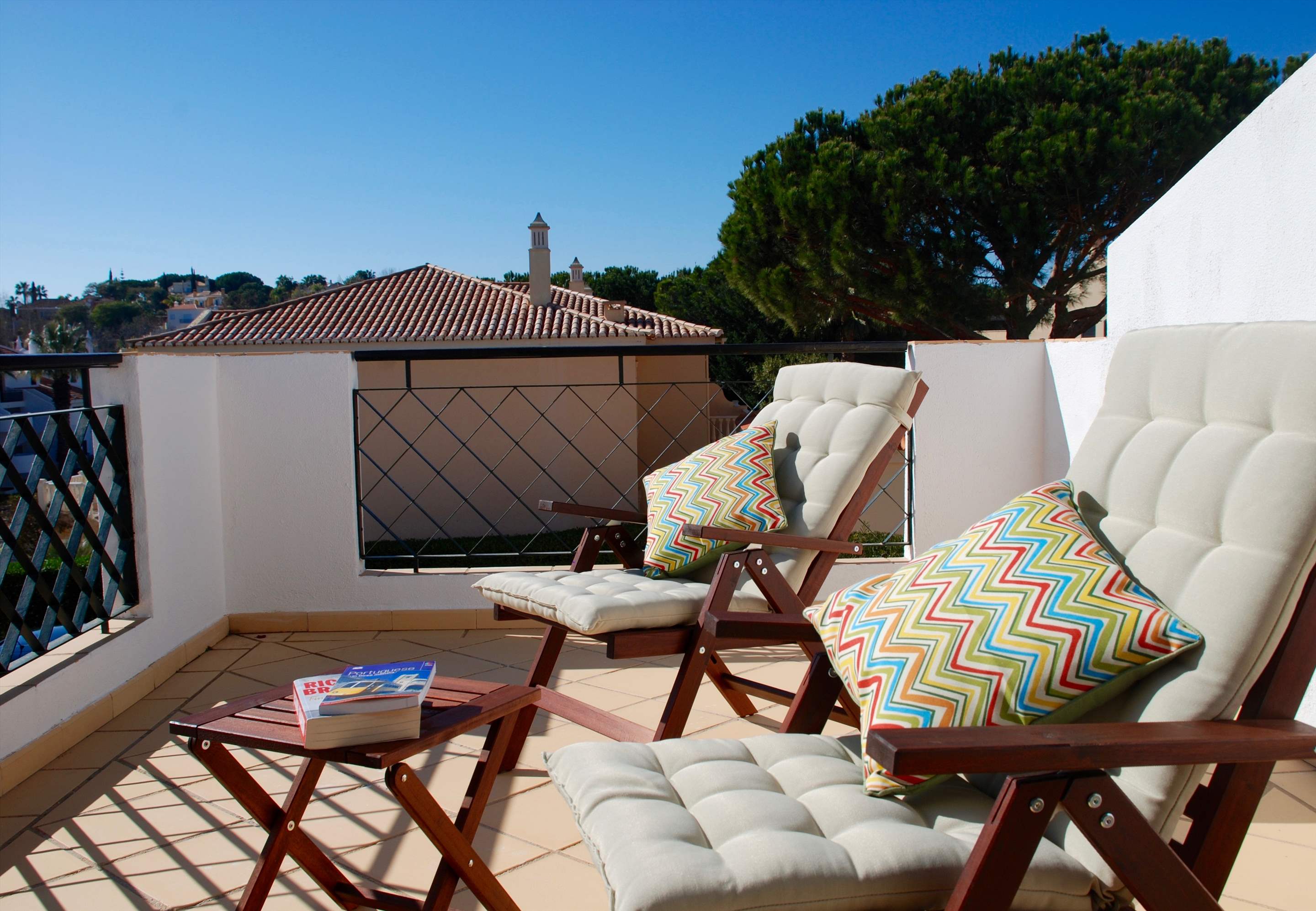 Quinta Amora, 3 bedroom villa in Quinta do Lago, Algarve Photo #14