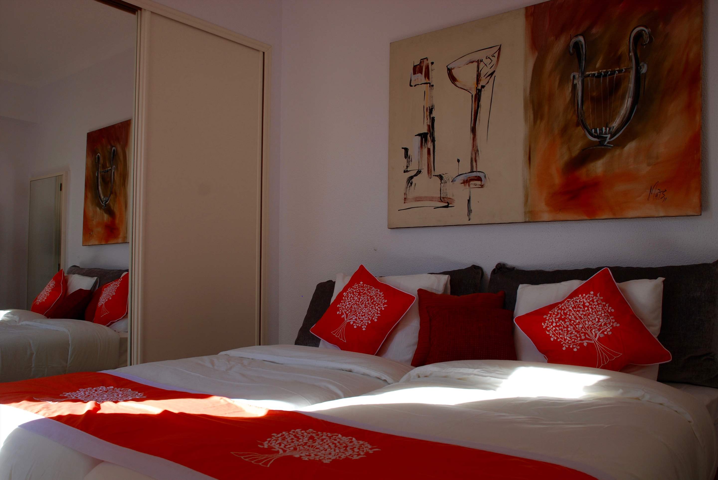 Quinta Amora, 3 bedroom villa in Quinta do Lago, Algarve Photo #17