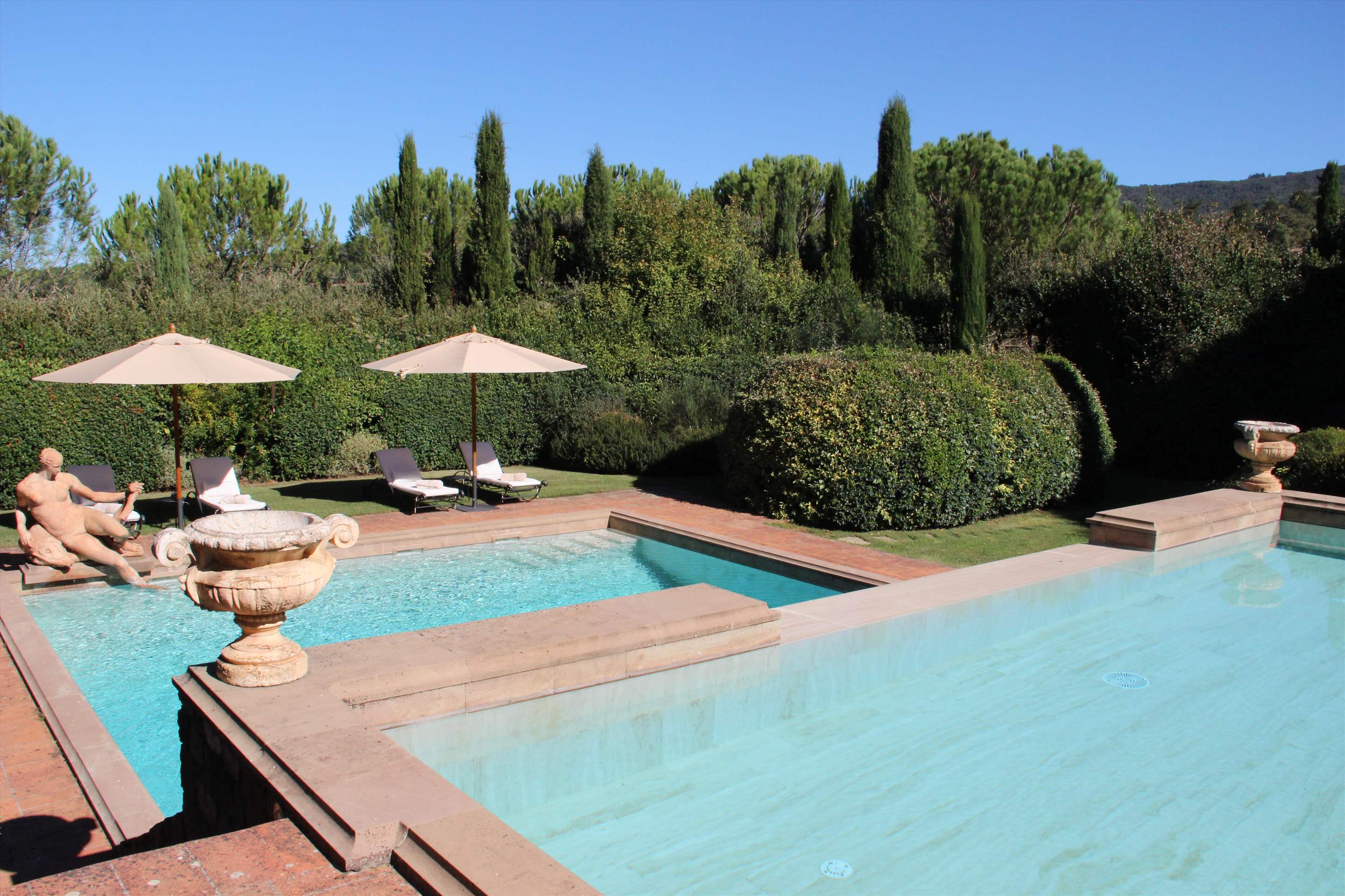 Villa Tuscan, 6 (+2), 3 bedroom villa in Chianti & Countryside, Tuscany