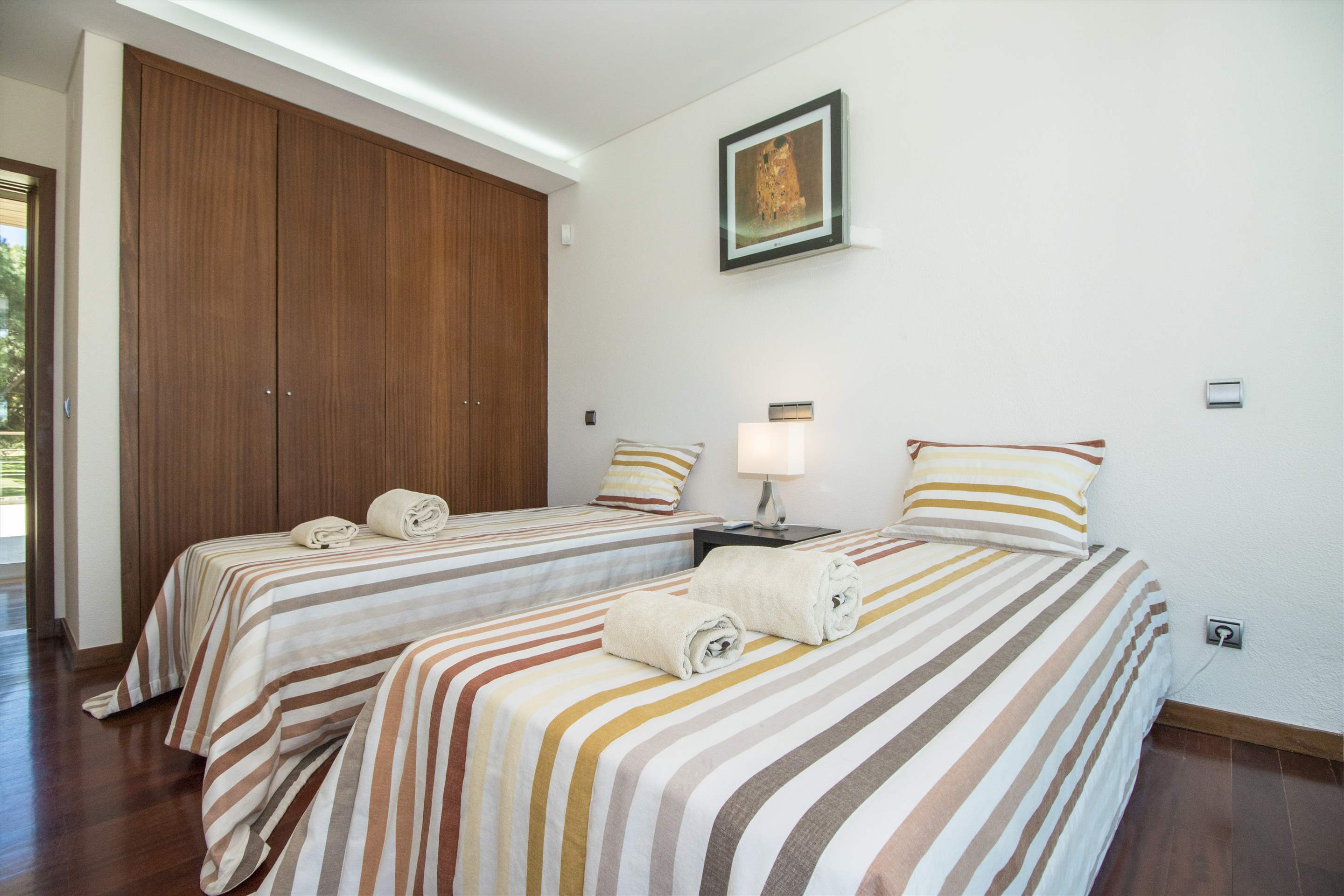 Villa Golf, 5 bedroom villa in Vilamoura Area, Algarve Photo #28
