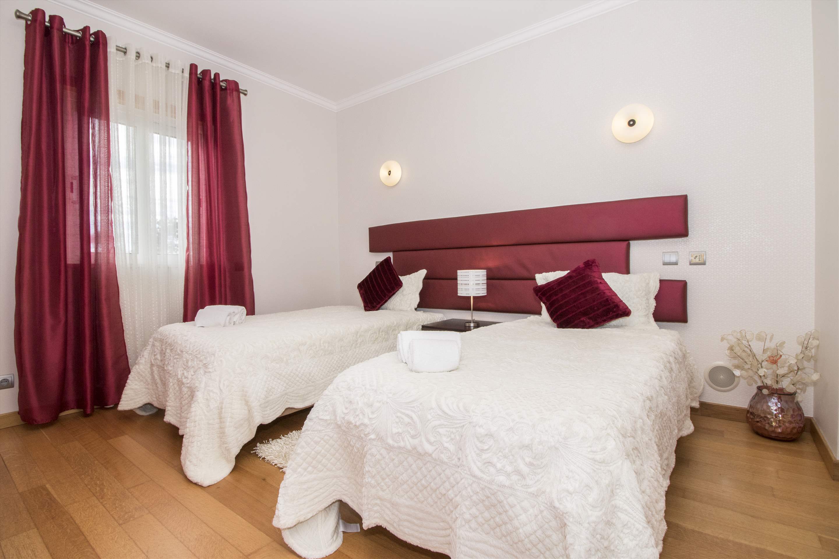 Villa Mare, 5 bedroom villa in Quinta do Lago, Algarve Photo #26