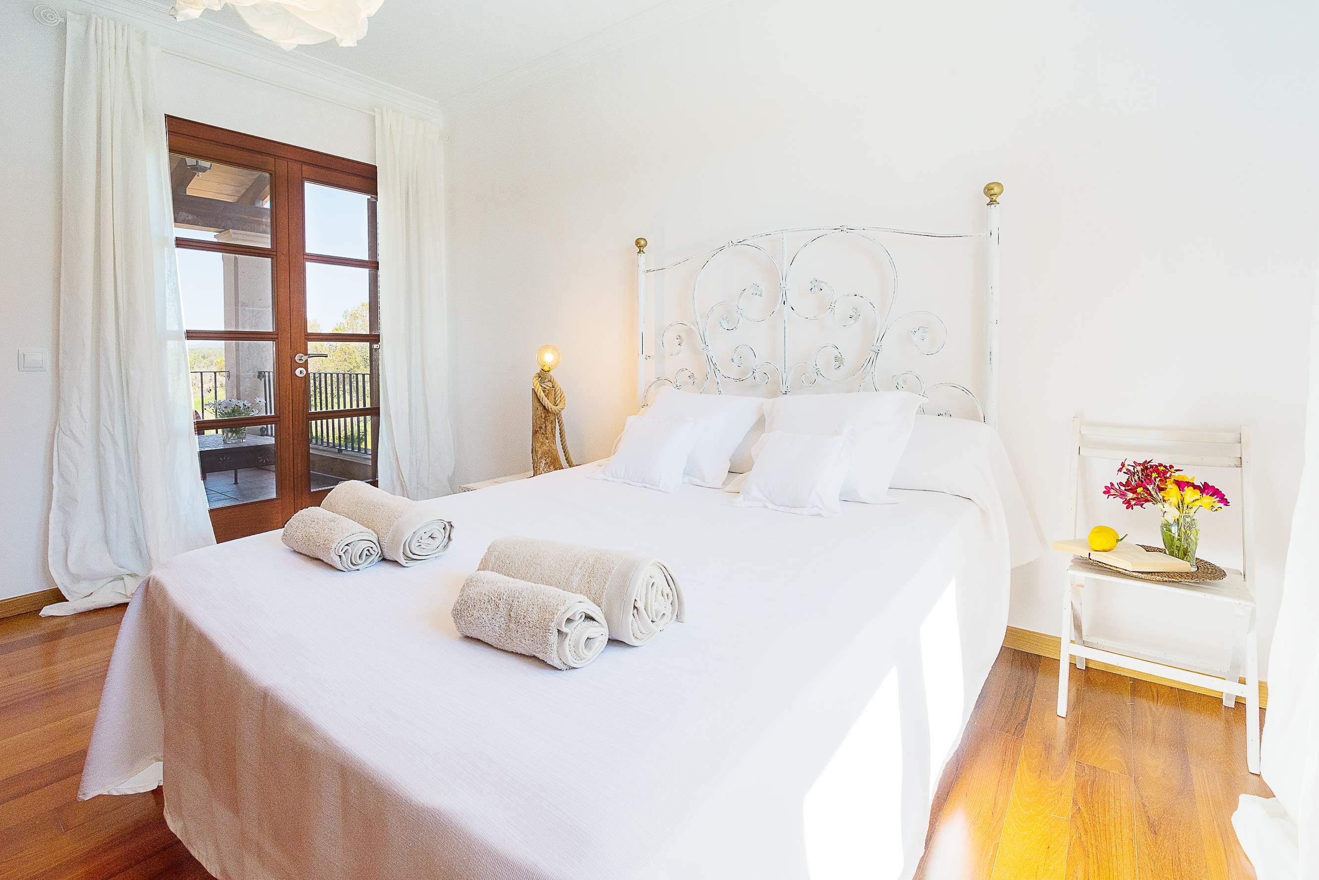 Villa Ses Quaranta, 4 bedroom villa in Campos & Sa Rapita , Majorca Photo #23