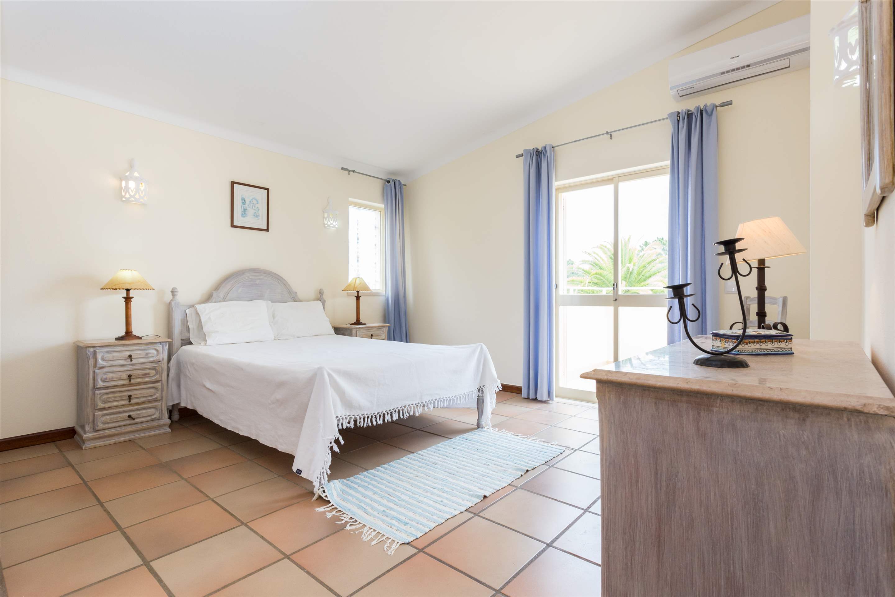 Casa Helmar, 2 bedroom villa in Gale, Vale da Parra and Guia, Algarve Photo #14