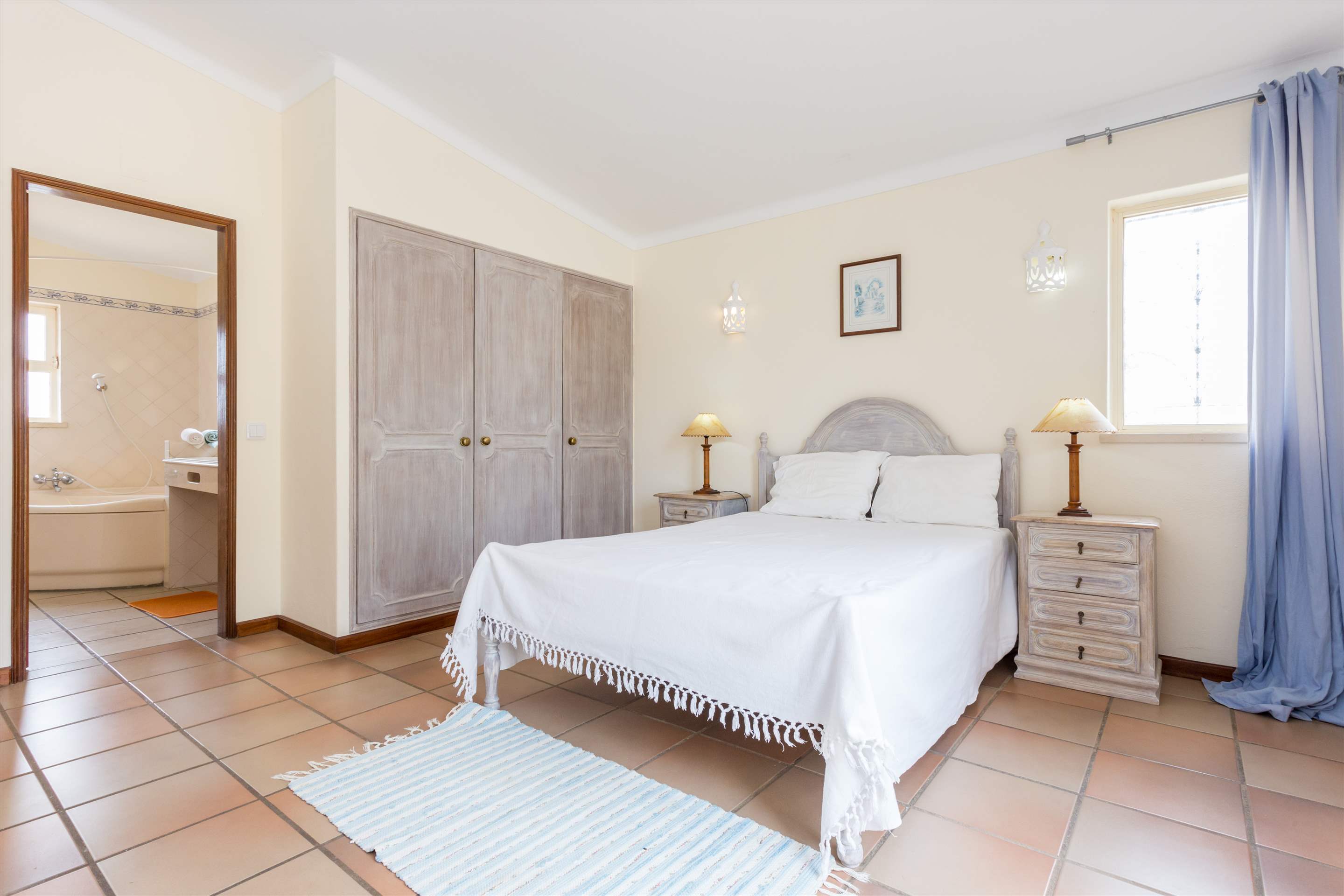 Casa Helmar, 2 bedroom villa in Gale, Vale da Parra and Guia, Algarve Photo #15
