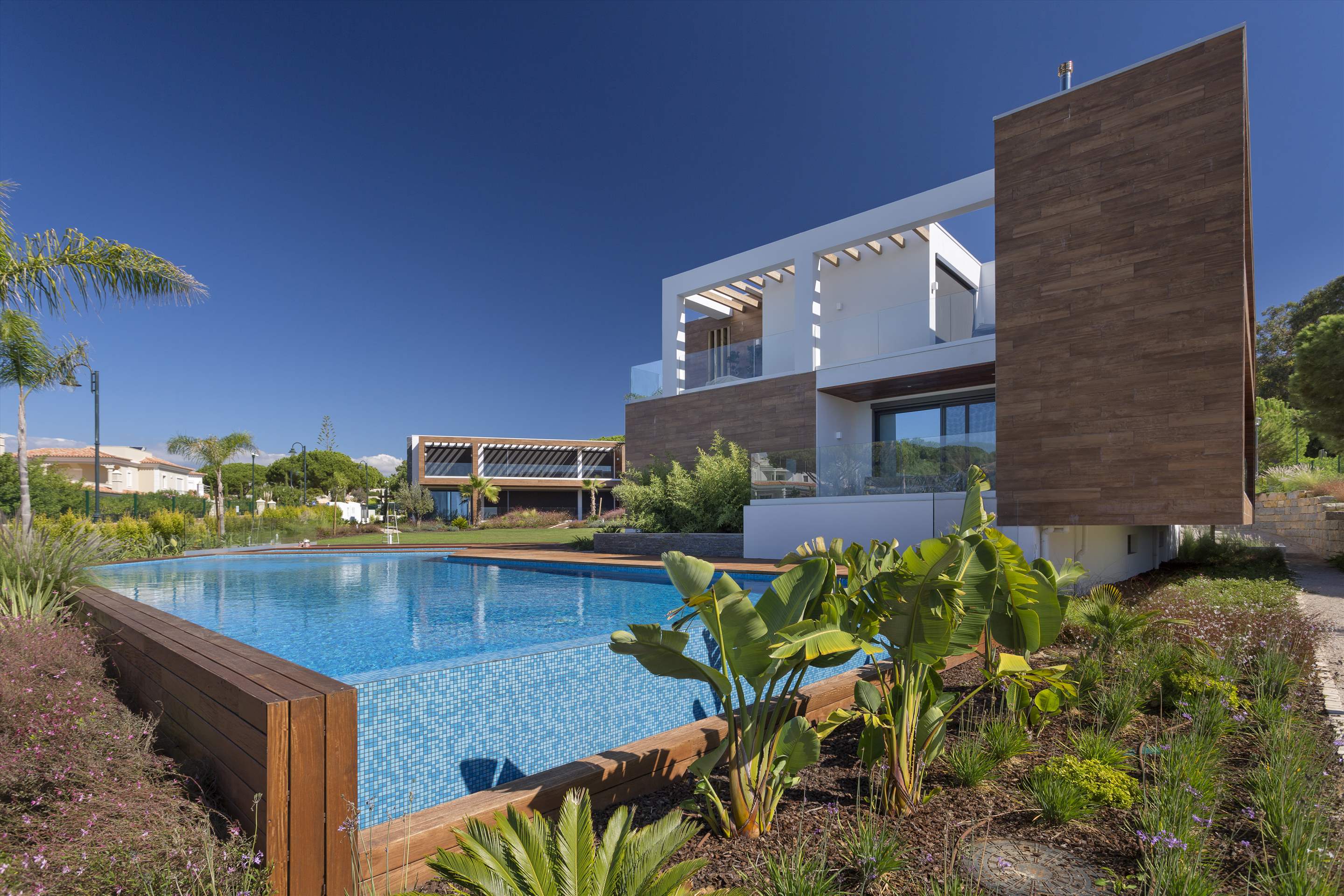 Three Bedroom Duplex at the Seabreeze Residences, 3 bedroom villa in Dunas Douradas, Algarve Photo #14