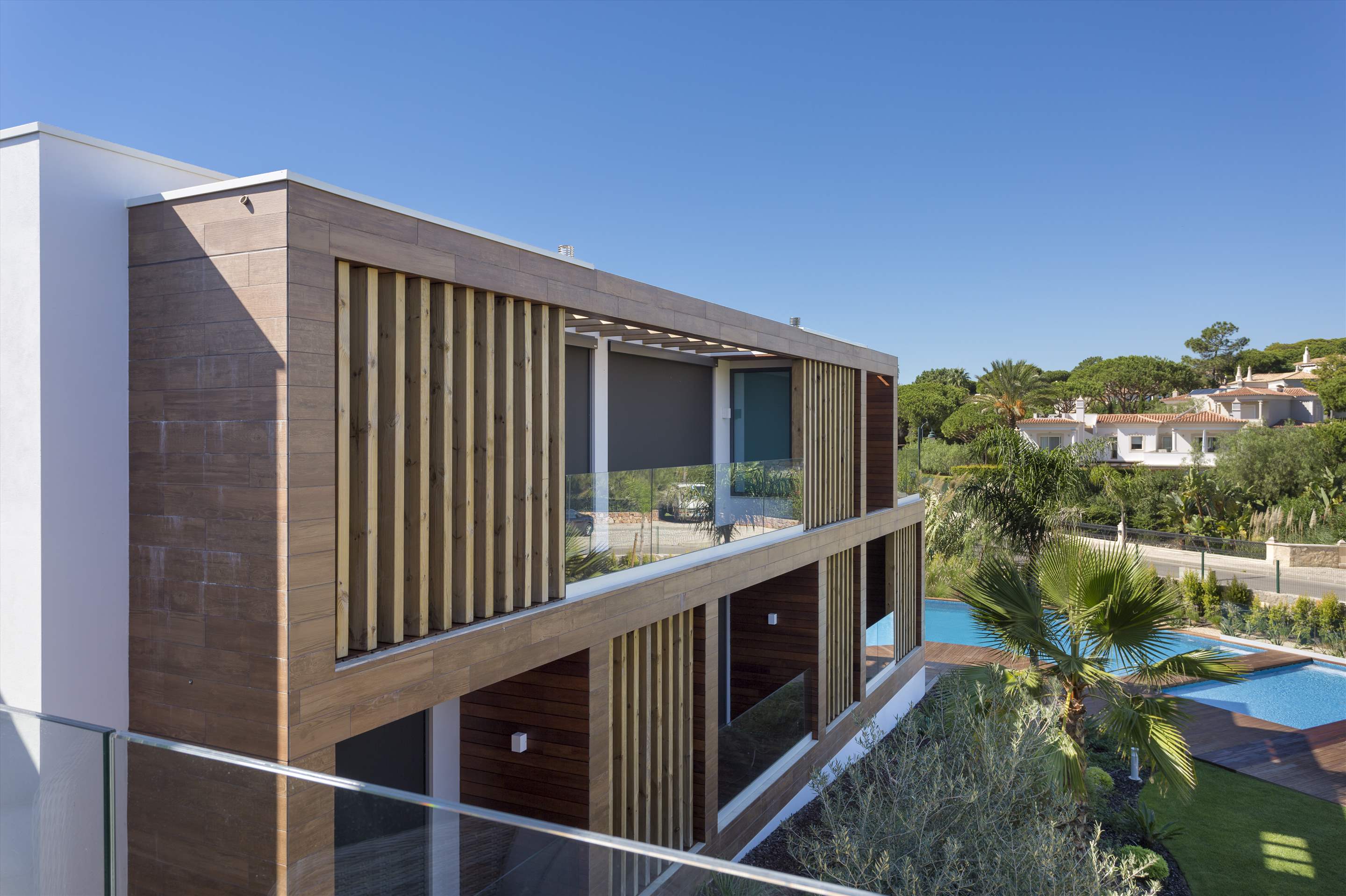 Three Bedroom Duplex at the Seabreeze Residences, 3 bedroom villa in Dunas Douradas, Algarve Photo #4