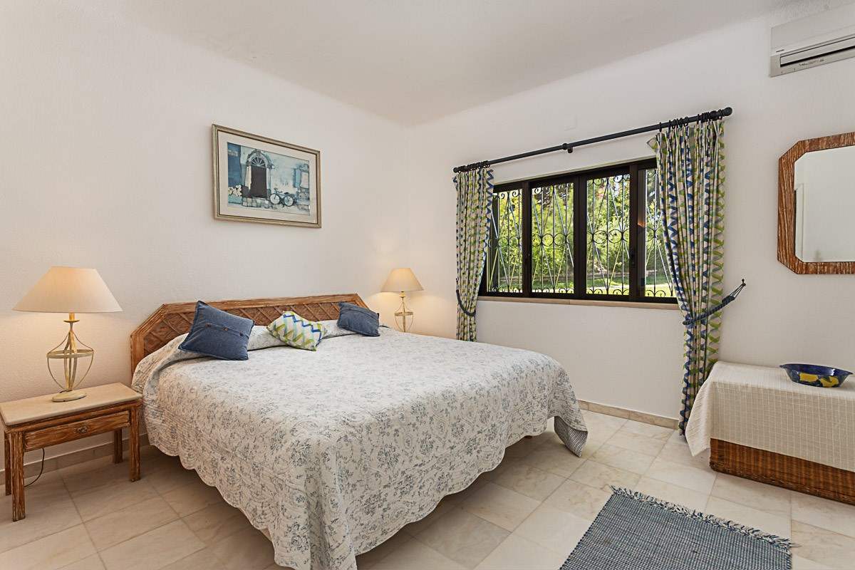 Apartment Pine Cone, 2 bedroom apartment in Vale do Lobo, Algarve Photo #9
