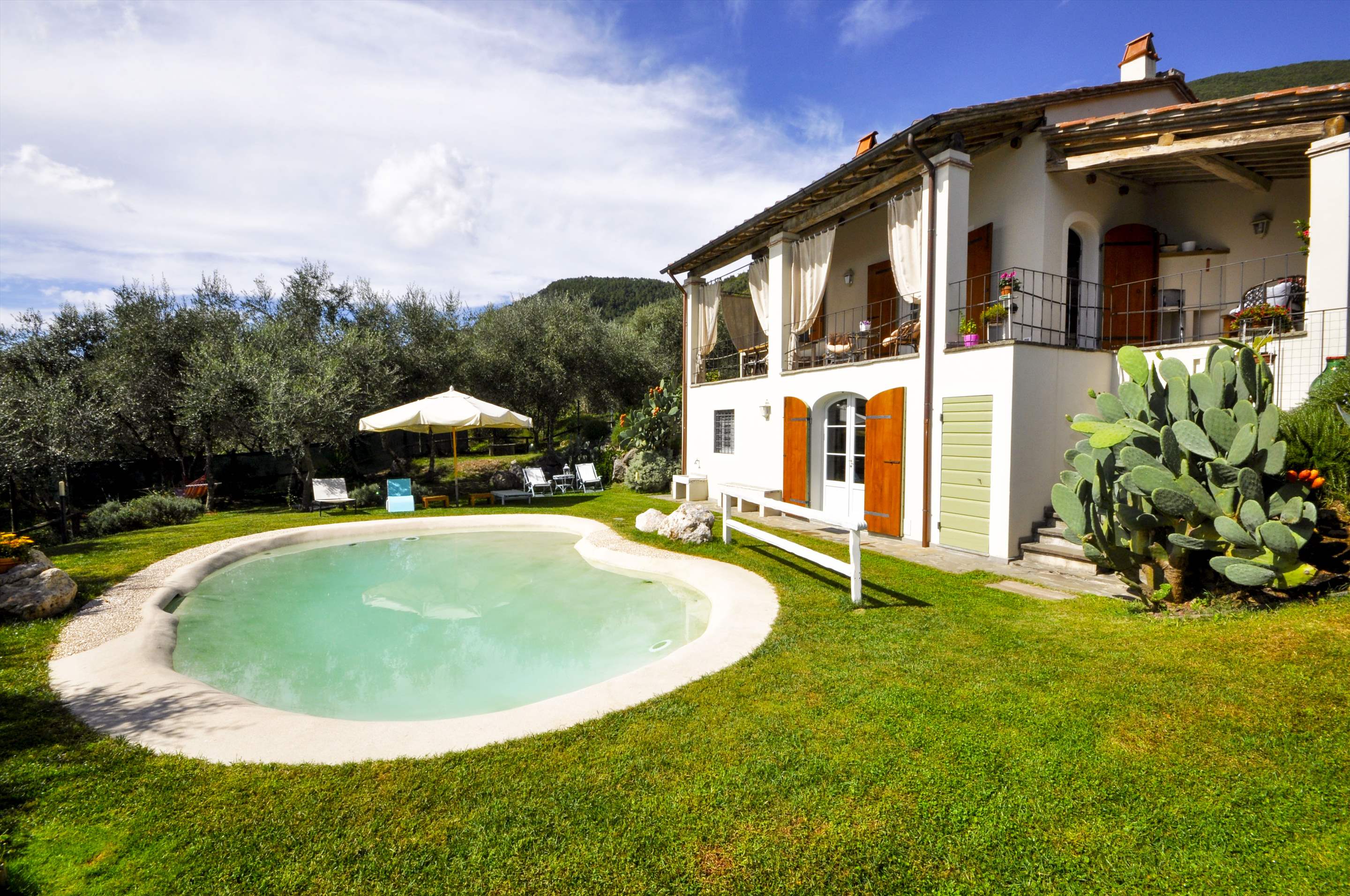Casa Tania, 4 bedroom villa in North Tuscany - Pisa & Lucca Area, Tuscany Photo #2