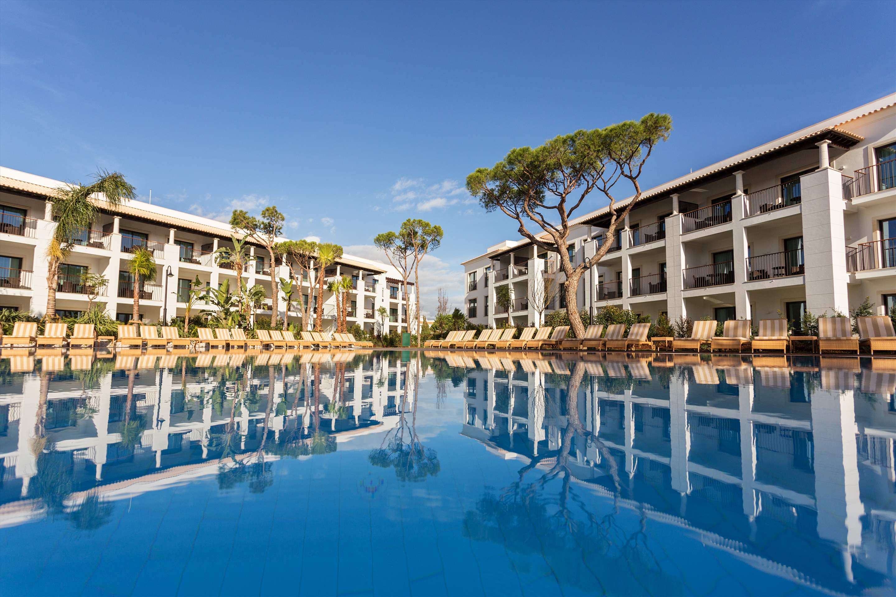 Pine Cliffs Gardens, Three Bedroom Suite, S/C Basis, 3 bedroom apartment in Pine Cliffs Resort, Algarve Photo #8