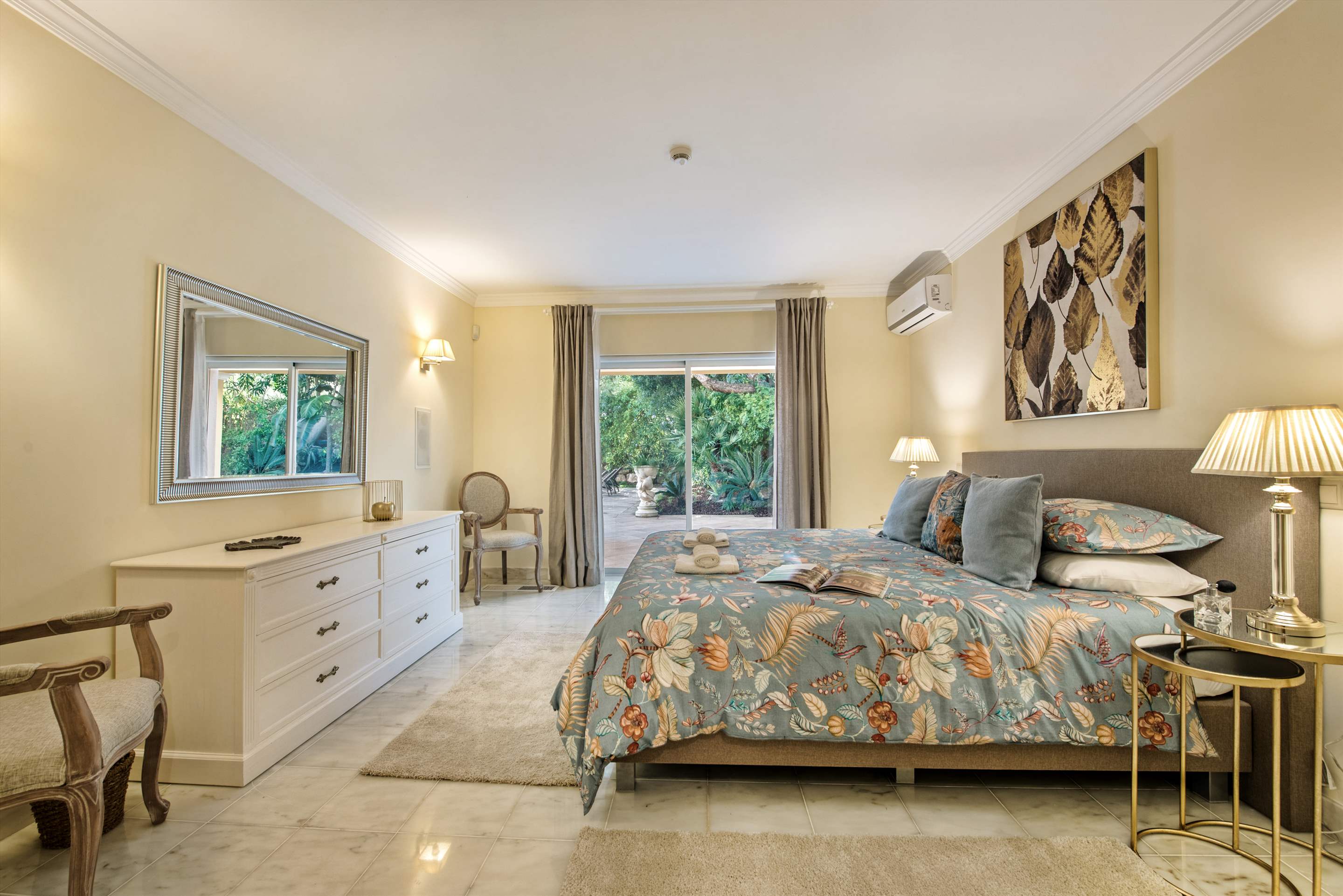 Villa Adriana, 5 bedroom villa in Quinta do Lago, Algarve Photo #26