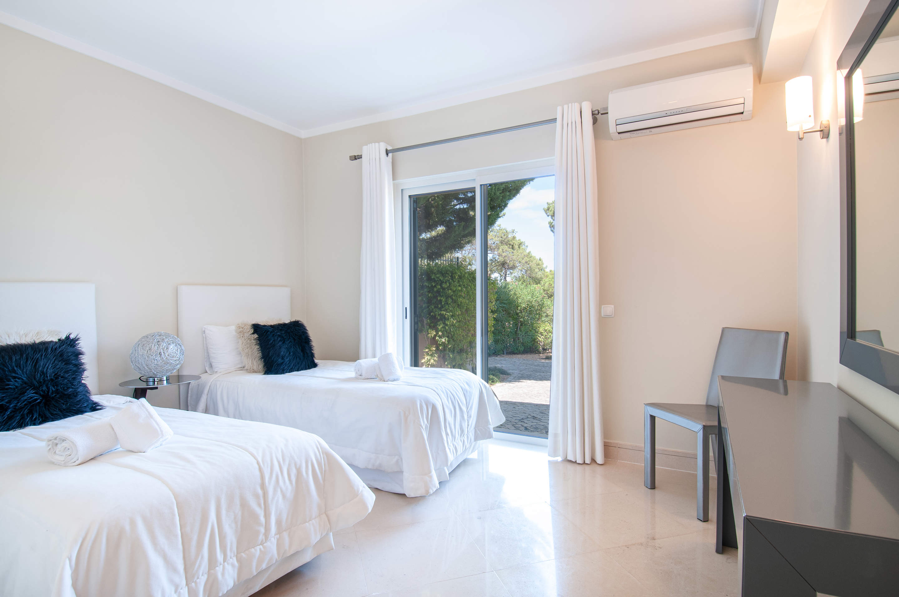 Villa Heather : 5 bedroom villa in Quinta do Lago, Algarve