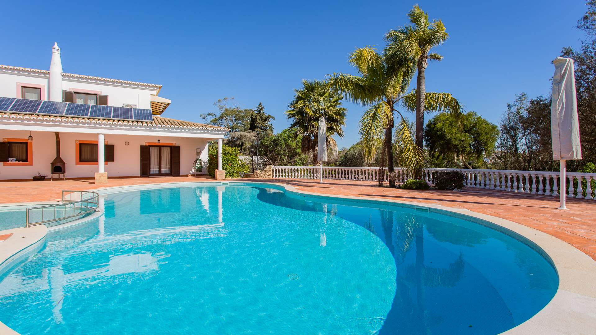 Casa Mouraria, 8 Bedrooms Rate with separate apartment, 8 bedroom villa in Carvoeiro Area, Algarve