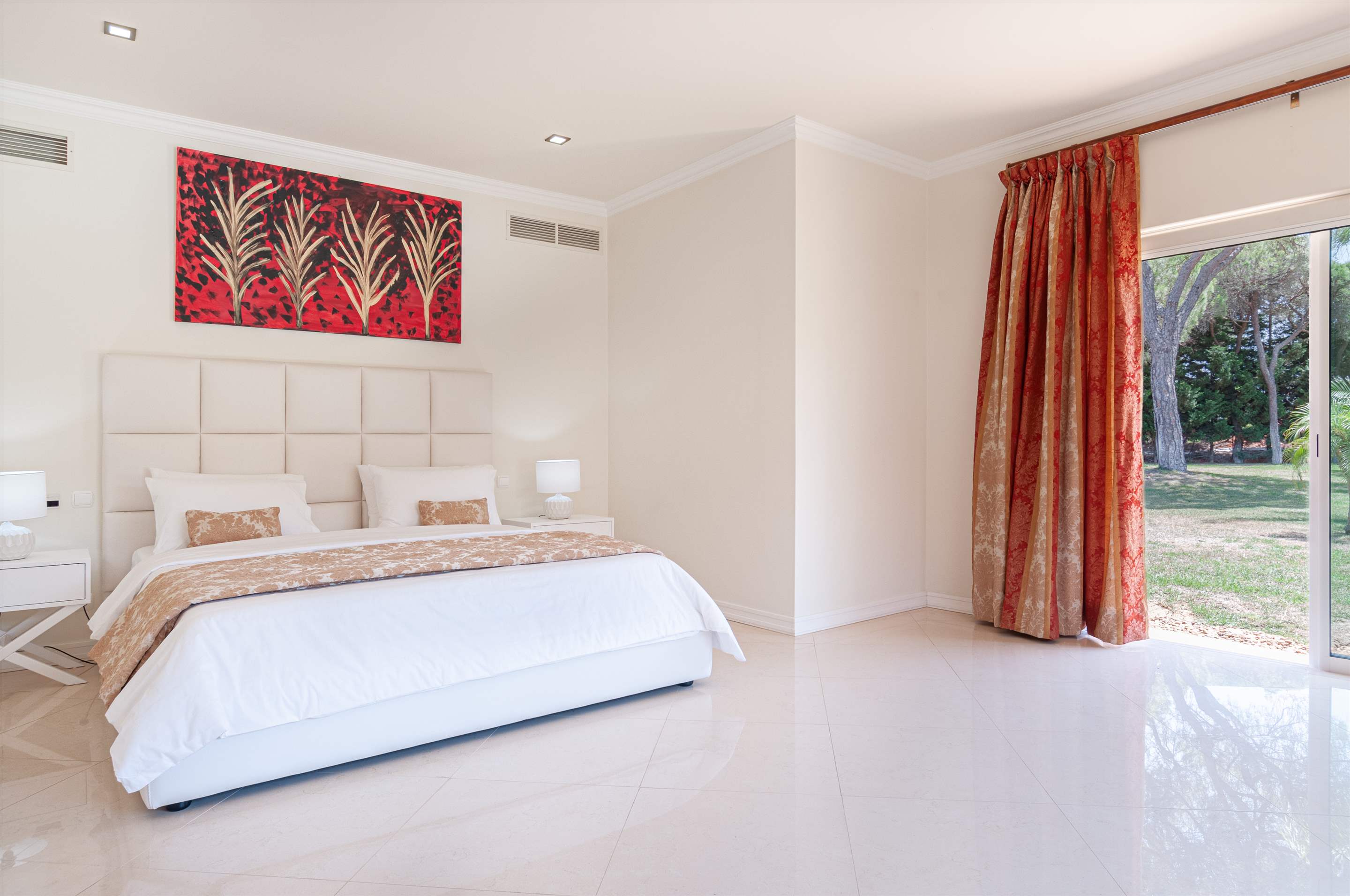 27 Pinhal Velho, 7 bedrooms rate, 7 bedroom villa in Vilamoura Area, Algarve Photo #16