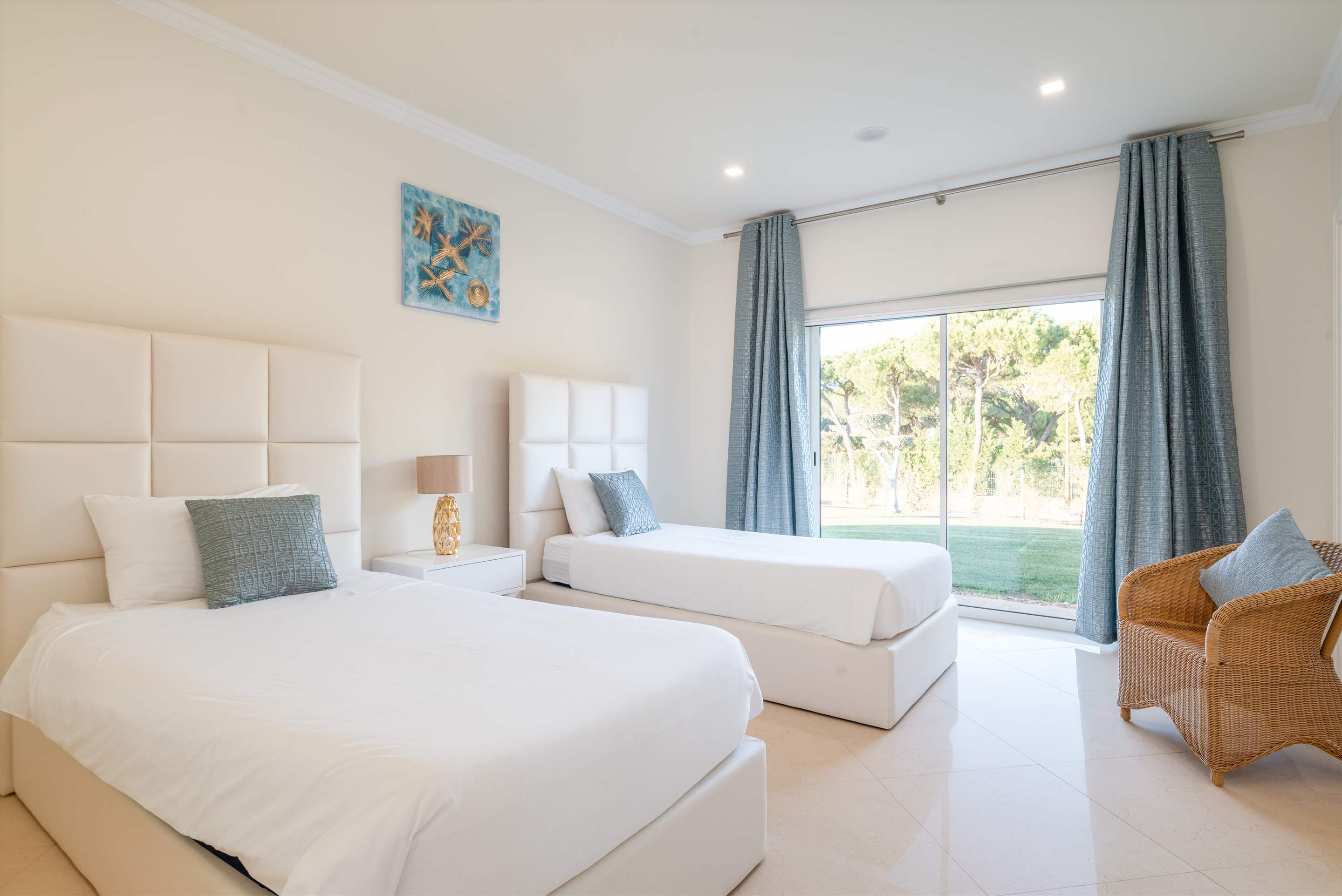 27 Pinhal Velho, 7 bedrooms rate, 7 bedroom villa in Vilamoura Area, Algarve Photo #21