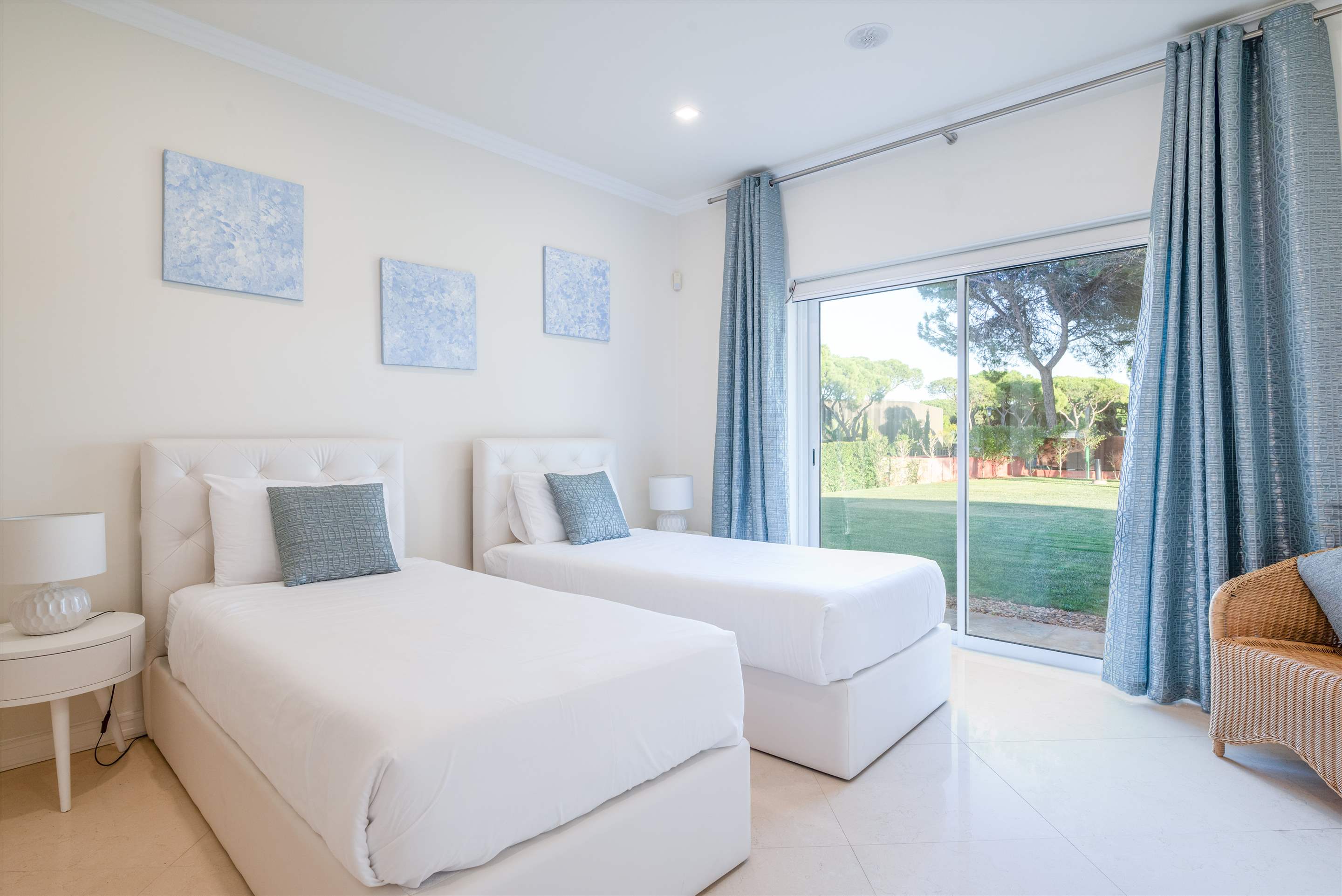 27 Pinhal Velho, 7 bedrooms rate, 7 bedroom villa in Vilamoura Area, Algarve Photo #23