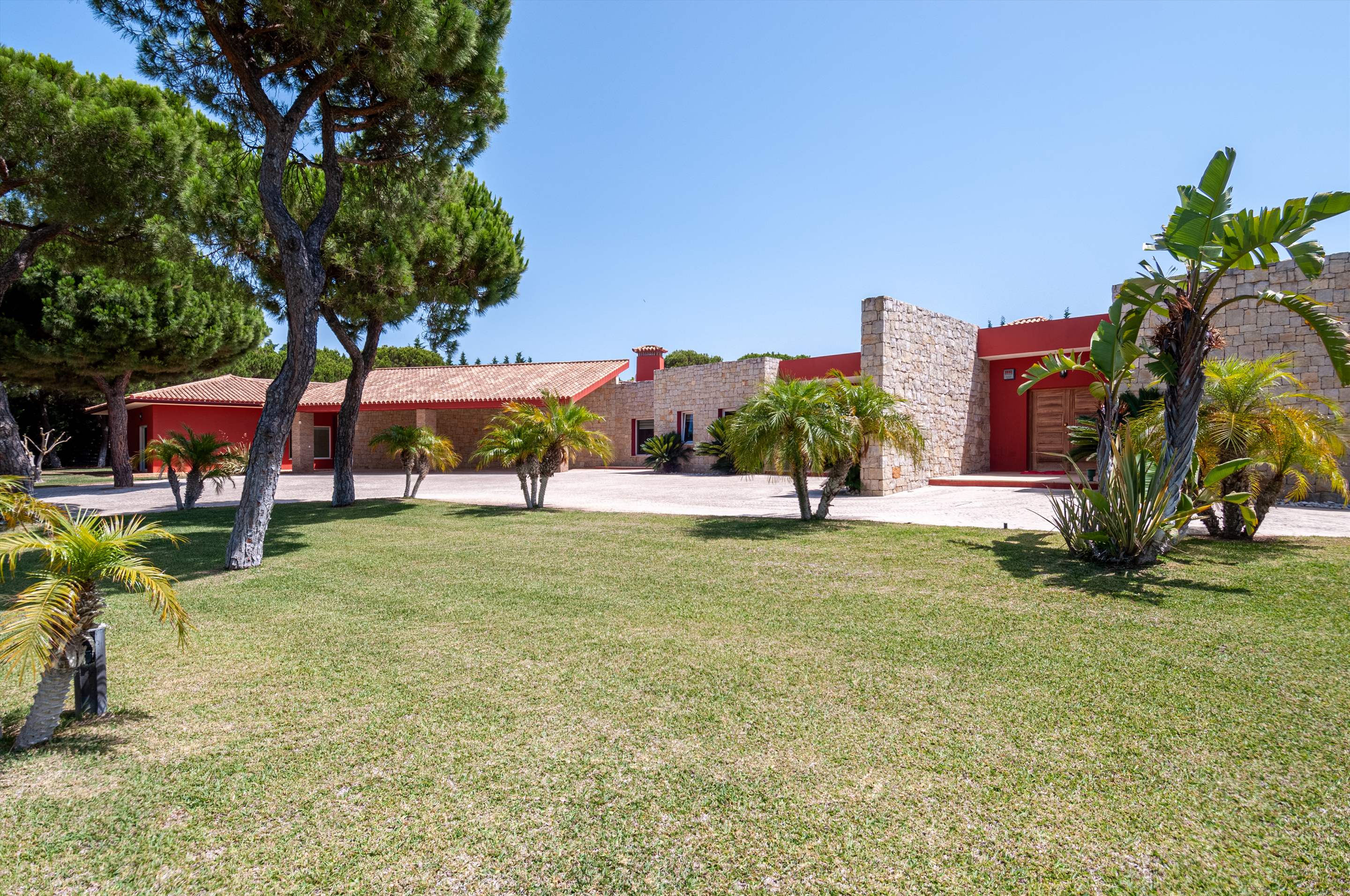 27 Pinhal Velho, 7 bedrooms rate, 7 bedroom villa in Vilamoura Area, Algarve Photo #4