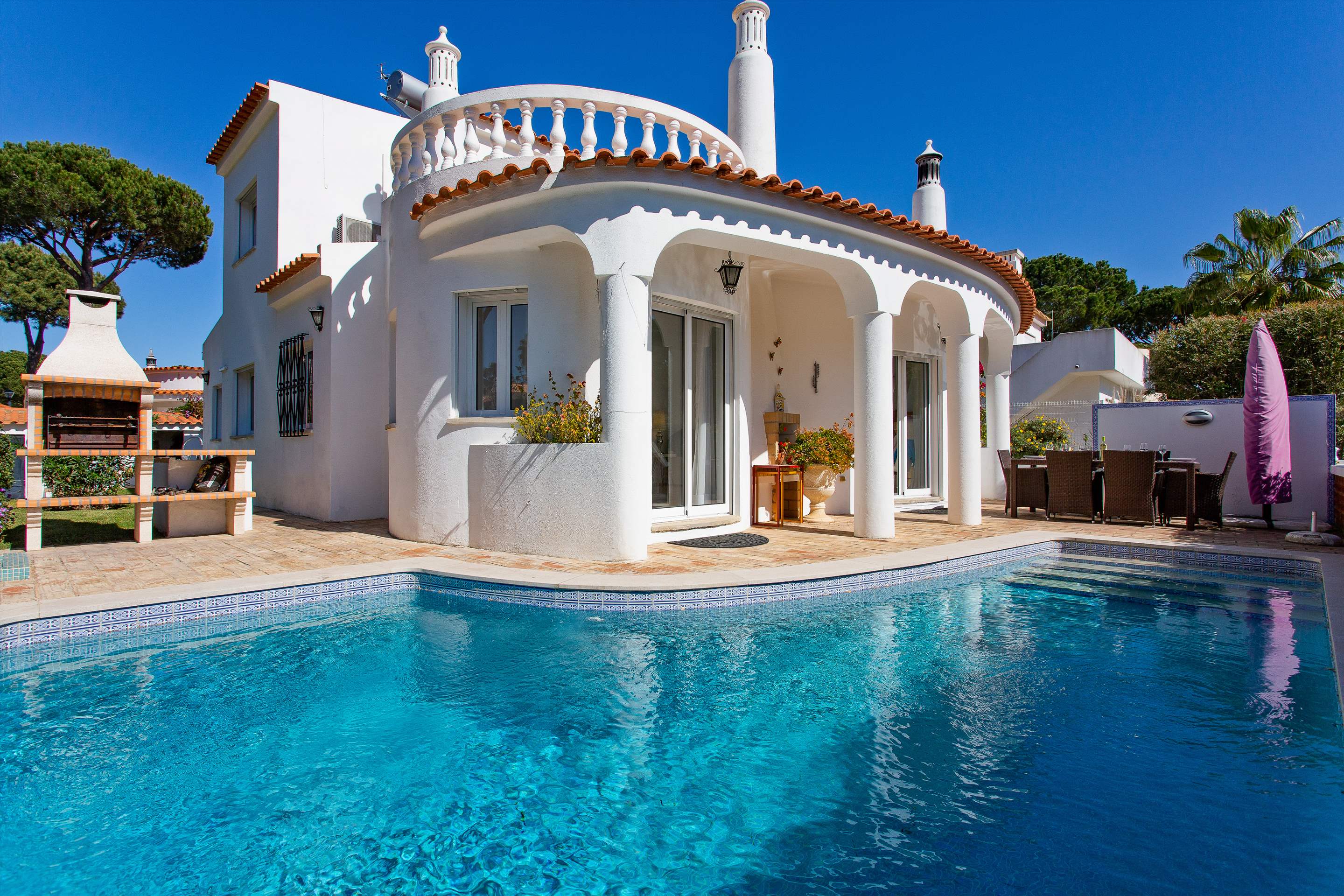 Casa Sol, 3 bedroom villa in Vilamoura Area, Algarve