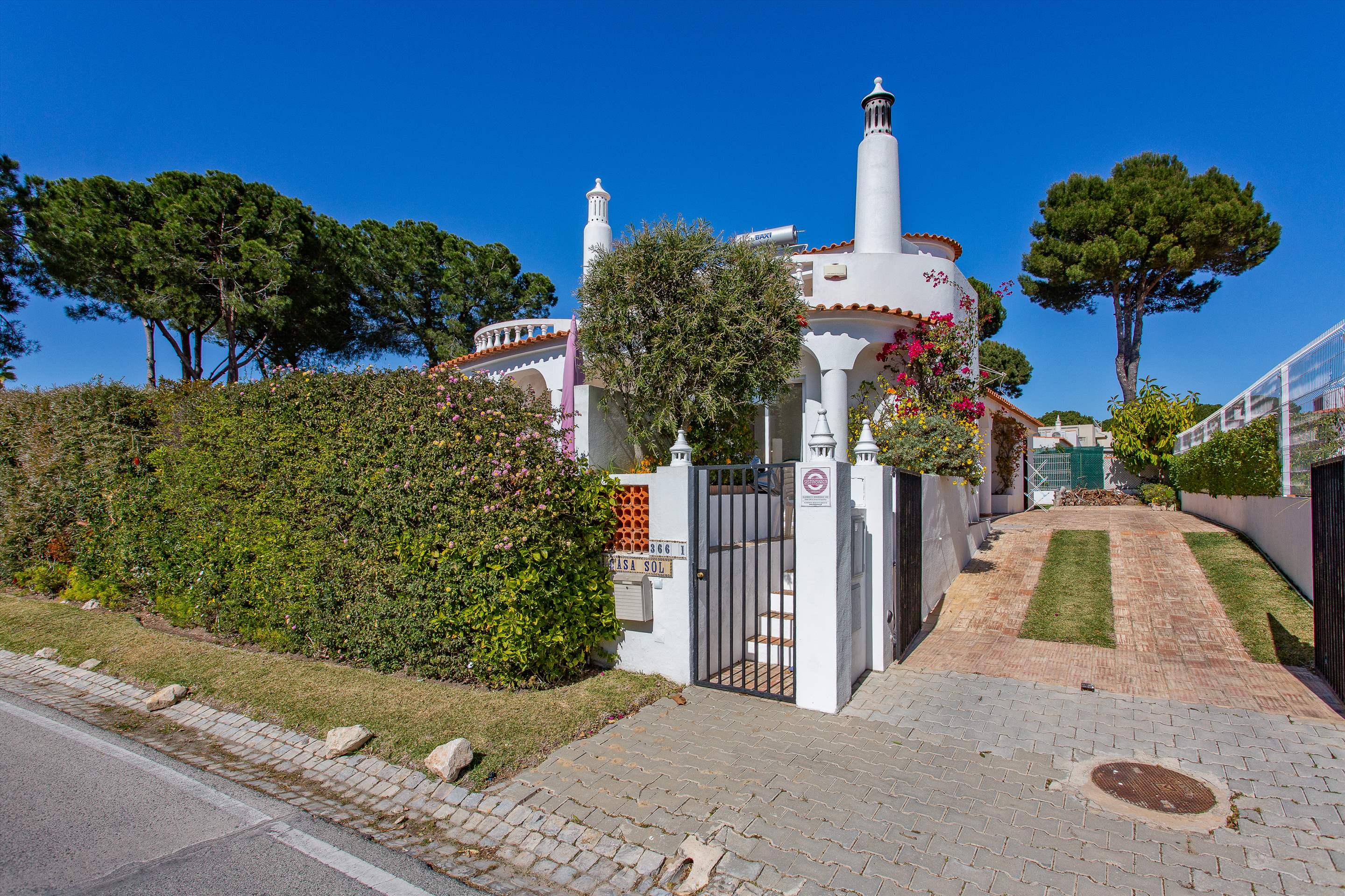 Casa Sol, 3 bedroom villa in Vilamoura Area, Algarve Photo #15