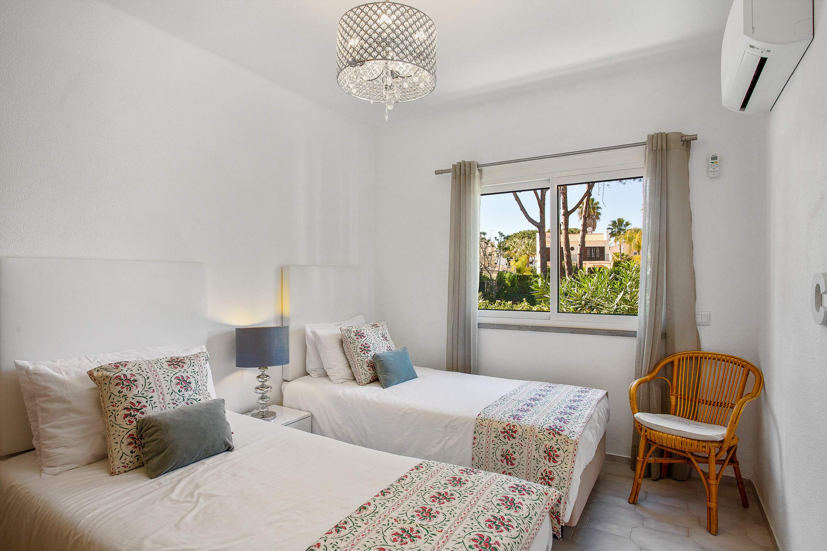 Casa Sol, 3 bedroom villa in Vilamoura Area, Algarve Photo #8