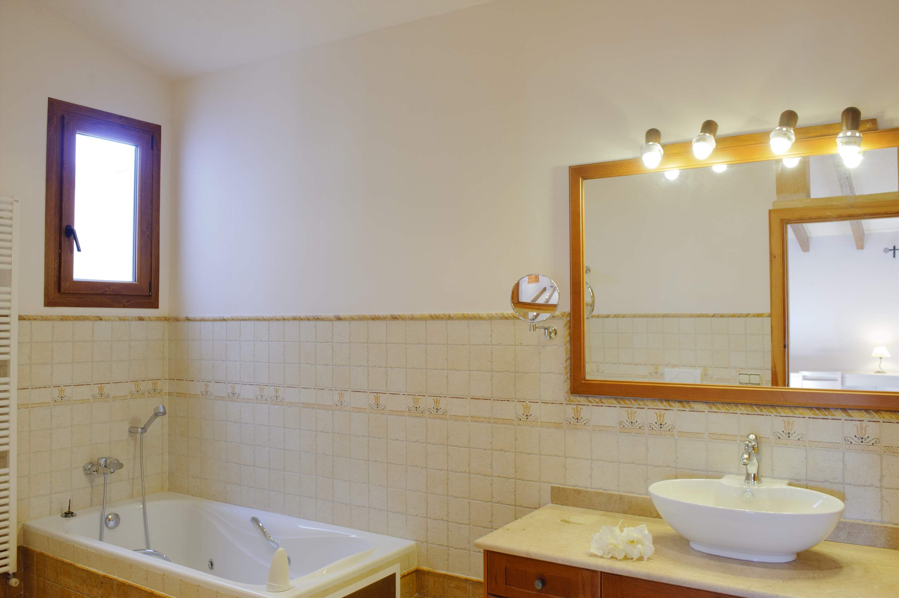 Mondrago Duri, 6 bedroom villa in Cala d'Or , Majorca Photo #15