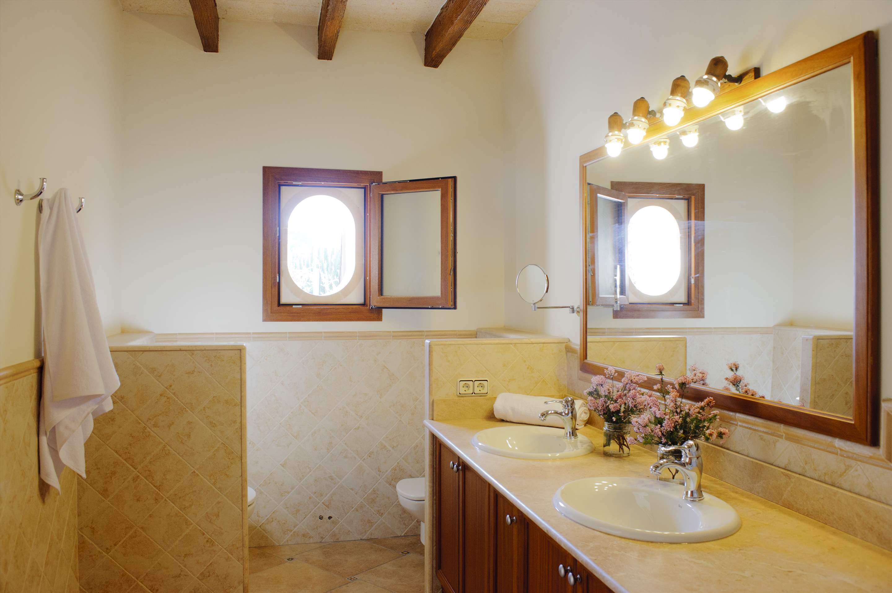 Mondrago Duri, 6 bedroom villa in Cala d'Or , Majorca Photo #20
