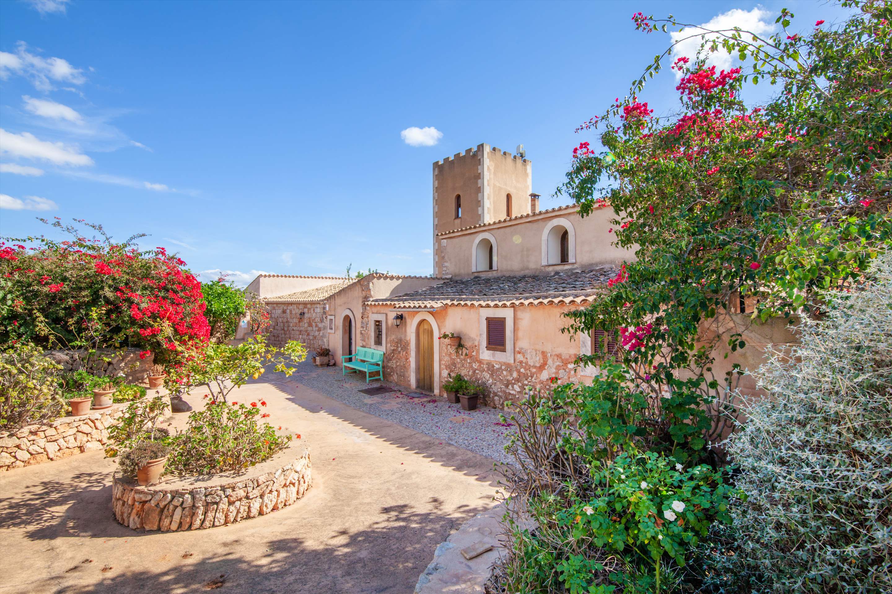 Finca Sea and Sky, 7 Bed Rental, 7 bedroom villa in Cala d'Or , Majorca Photo #11