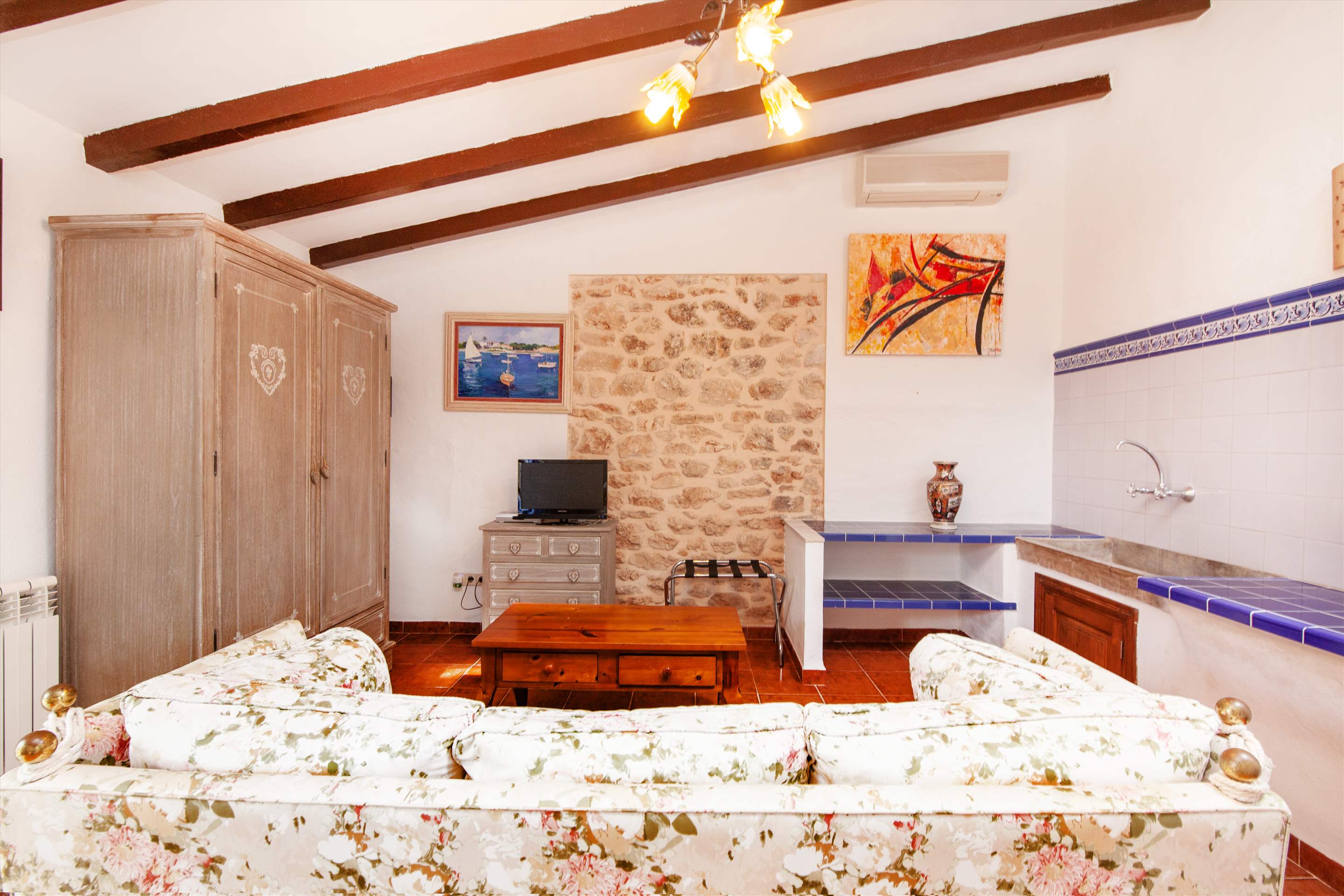Finca Sea and Sky, 7 Bed Rental, 7 bedroom villa in Cala d'Or , Majorca Photo #31