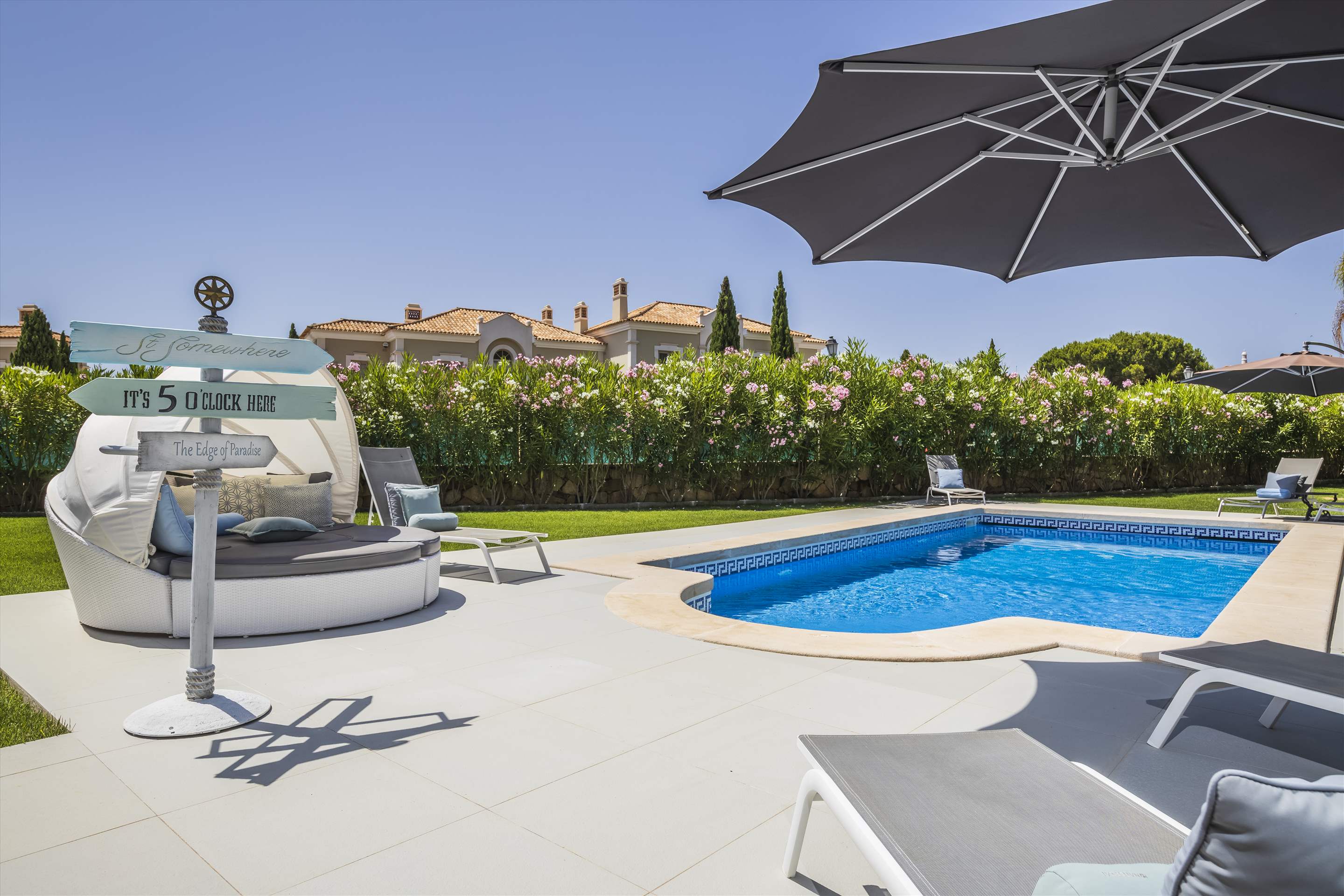 Villa Marsil, 5 bedroom villa in Quinta do Lago, Algarve Photo #4