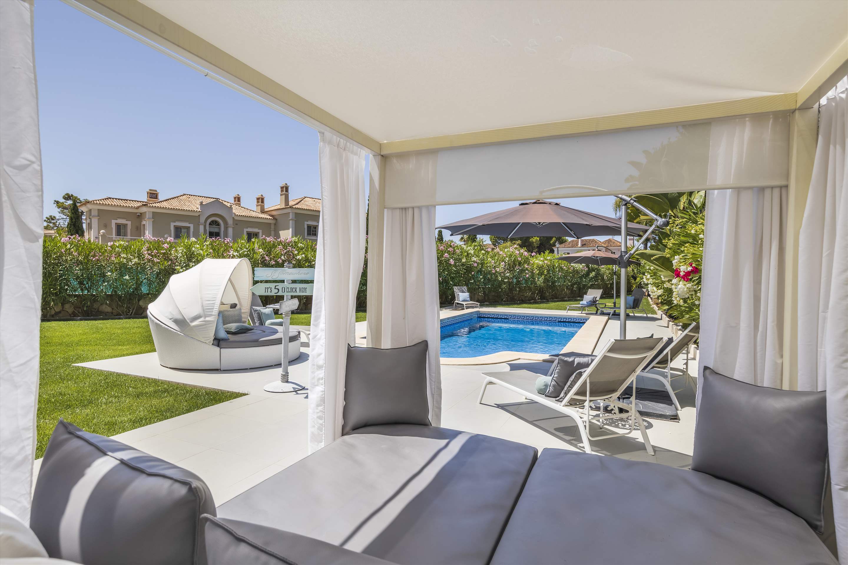 Villa Marsil, 5 bedroom villa in Quinta do Lago, Algarve Photo #6
