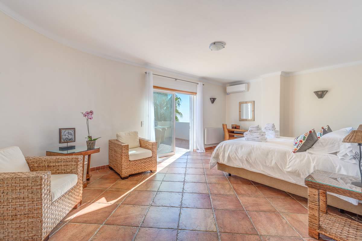 Villa Netuno, 11 persons rate, 1 extra person on sofa bed, 5 bedroom villa in Algarve Countryside, Algarve Photo #23