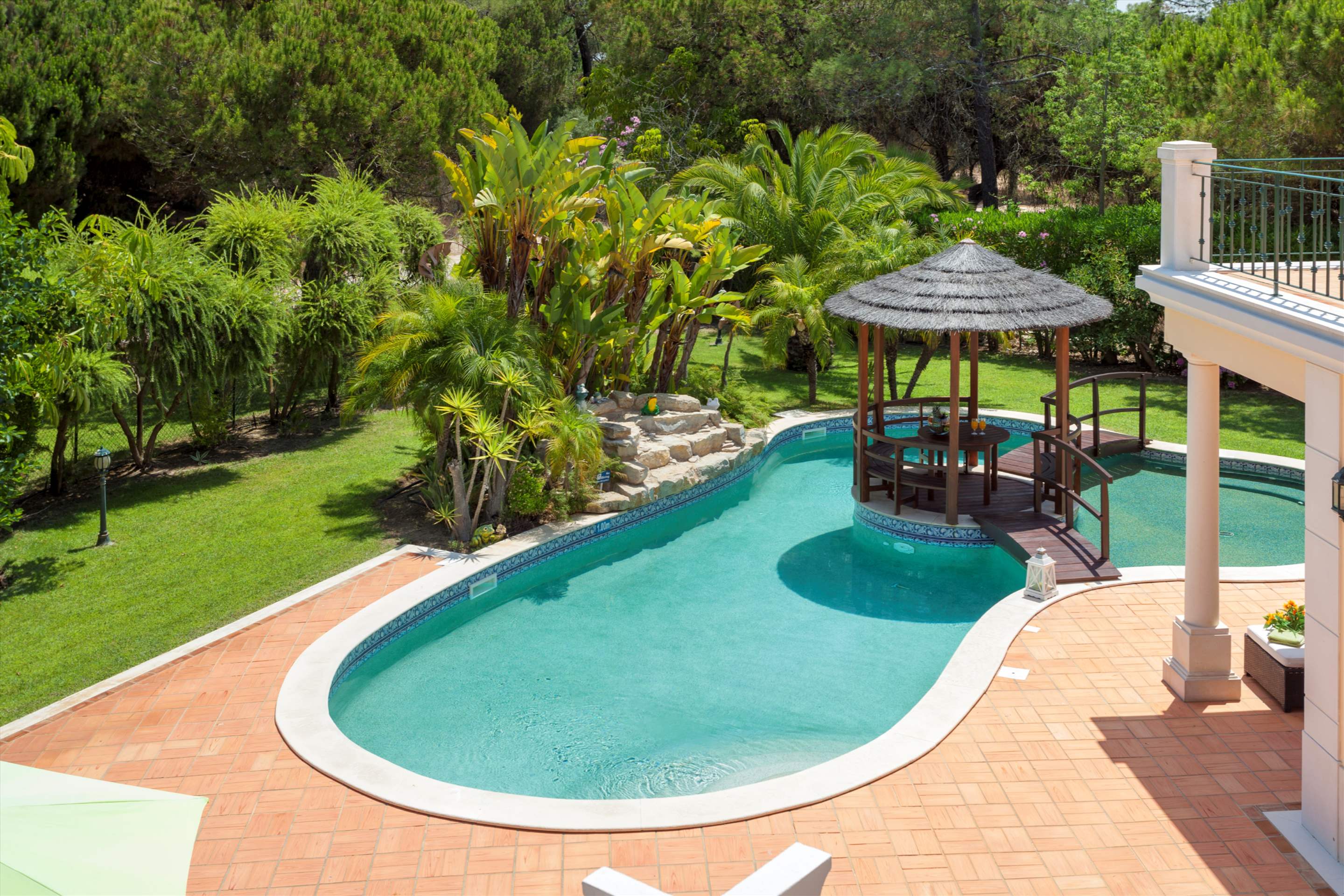 Villa Tropical, 5 bedroom villa in Quinta do Lago, Algarve Photo #2