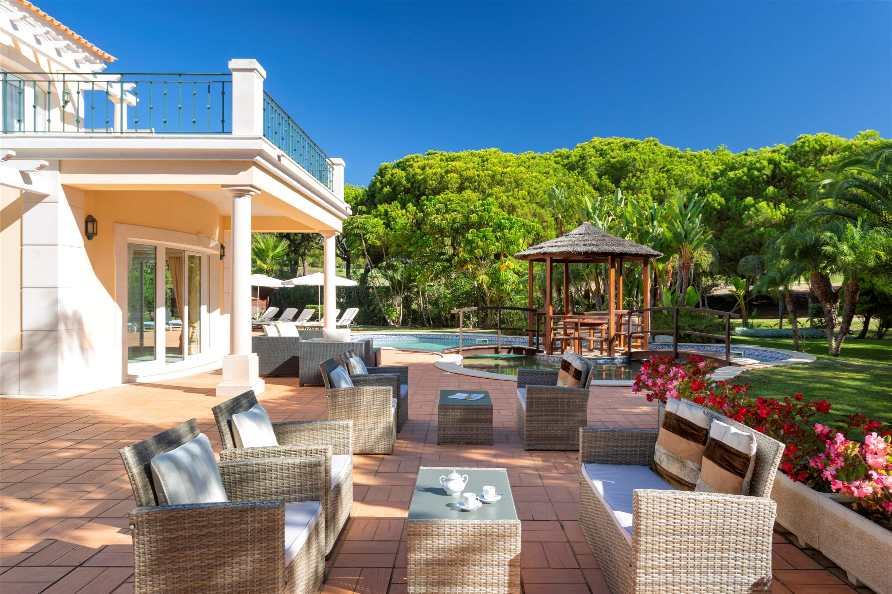 Villa Tropical, 5 bedroom villa in Quinta do Lago, Algarve Photo #5