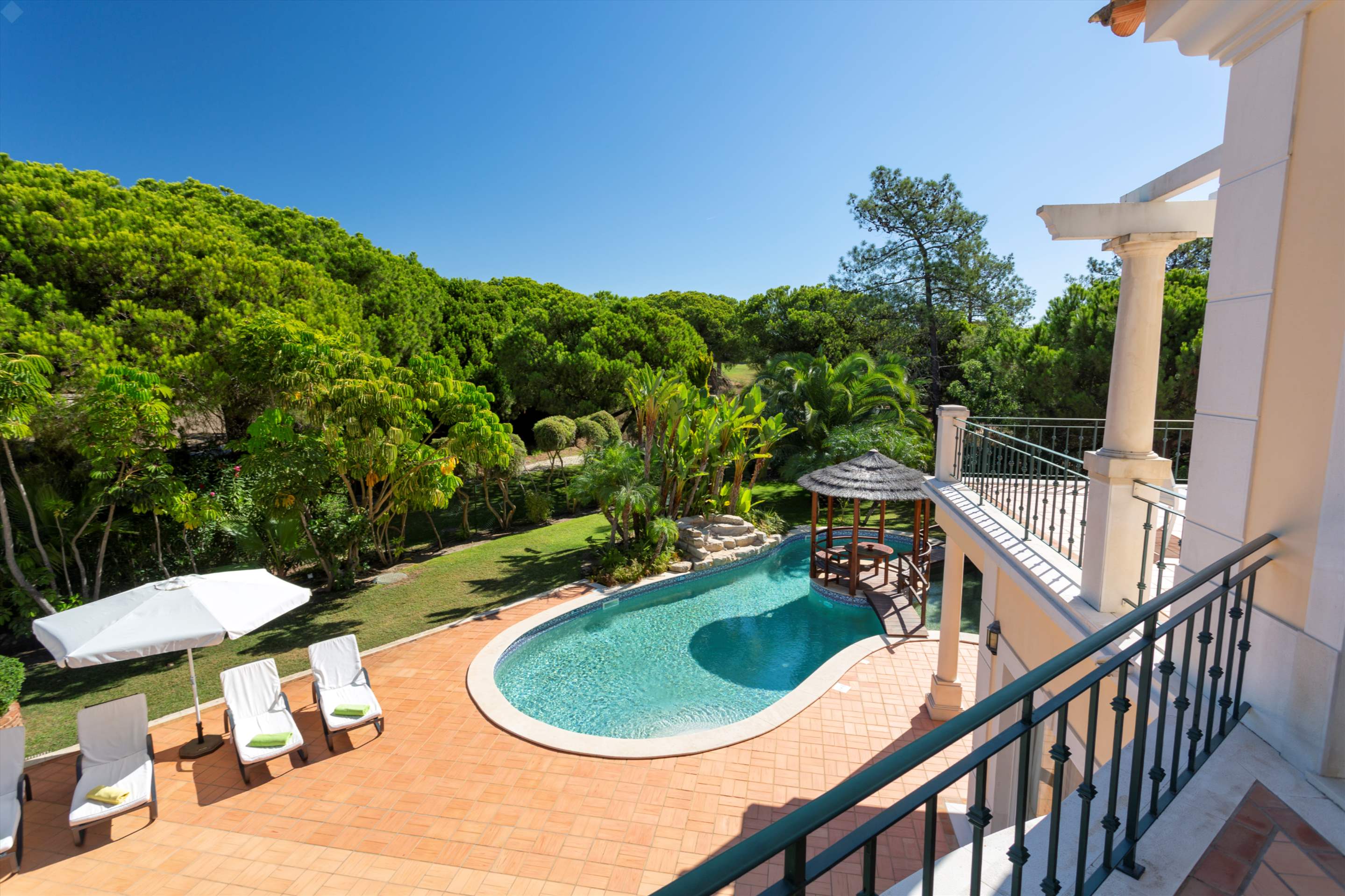 Villa Tropical, 5 bedroom villa in Quinta do Lago, Algarve Photo #6