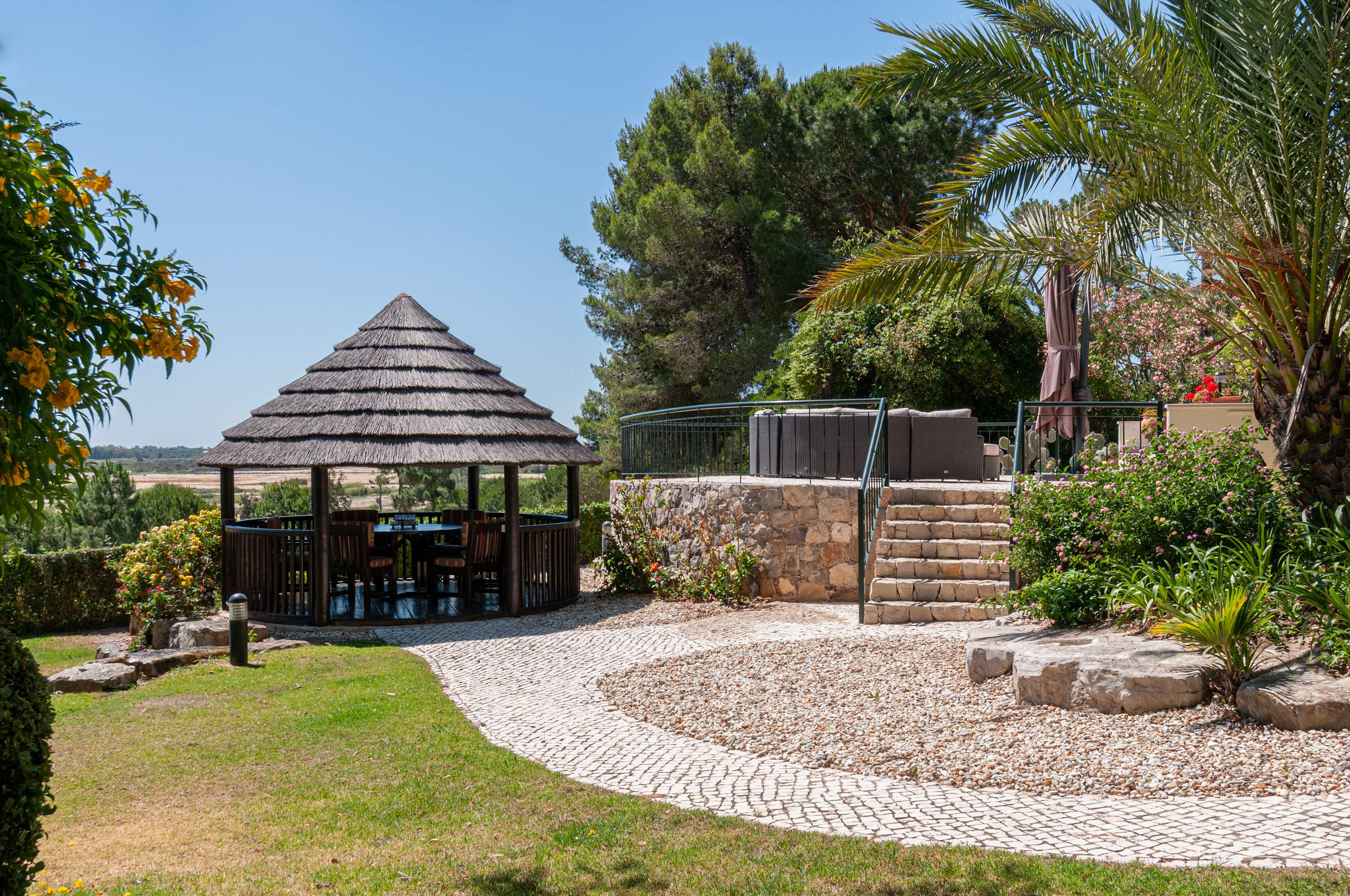 Villa Barbara, 4 bedroom villa in Quinta do Lago, Algarve Photo #3