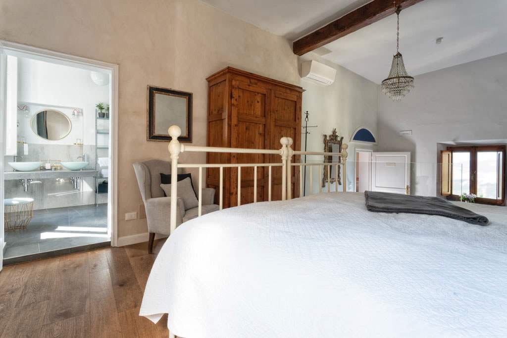 Villa Leandra, 5 bedroom villa in Chianti & Countryside, Tuscany Photo #21