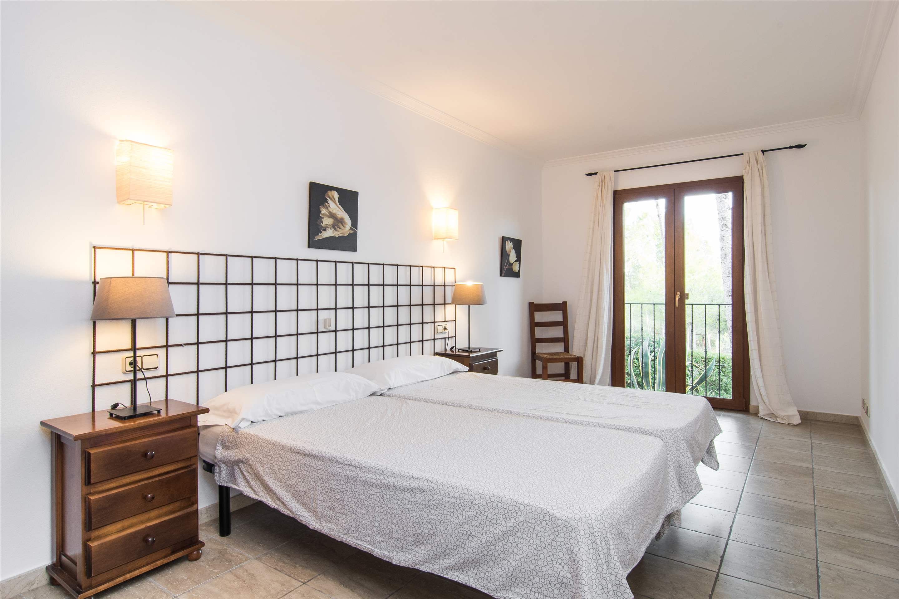 Finca Sa Mola, 6 bedroom villa in Cala d'Or , Majorca Photo #17