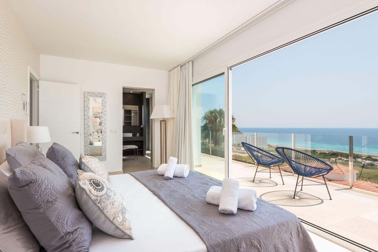 Villa Del Mar, 4 bedroom villa in Son Bou & South, Menorca Photo #16