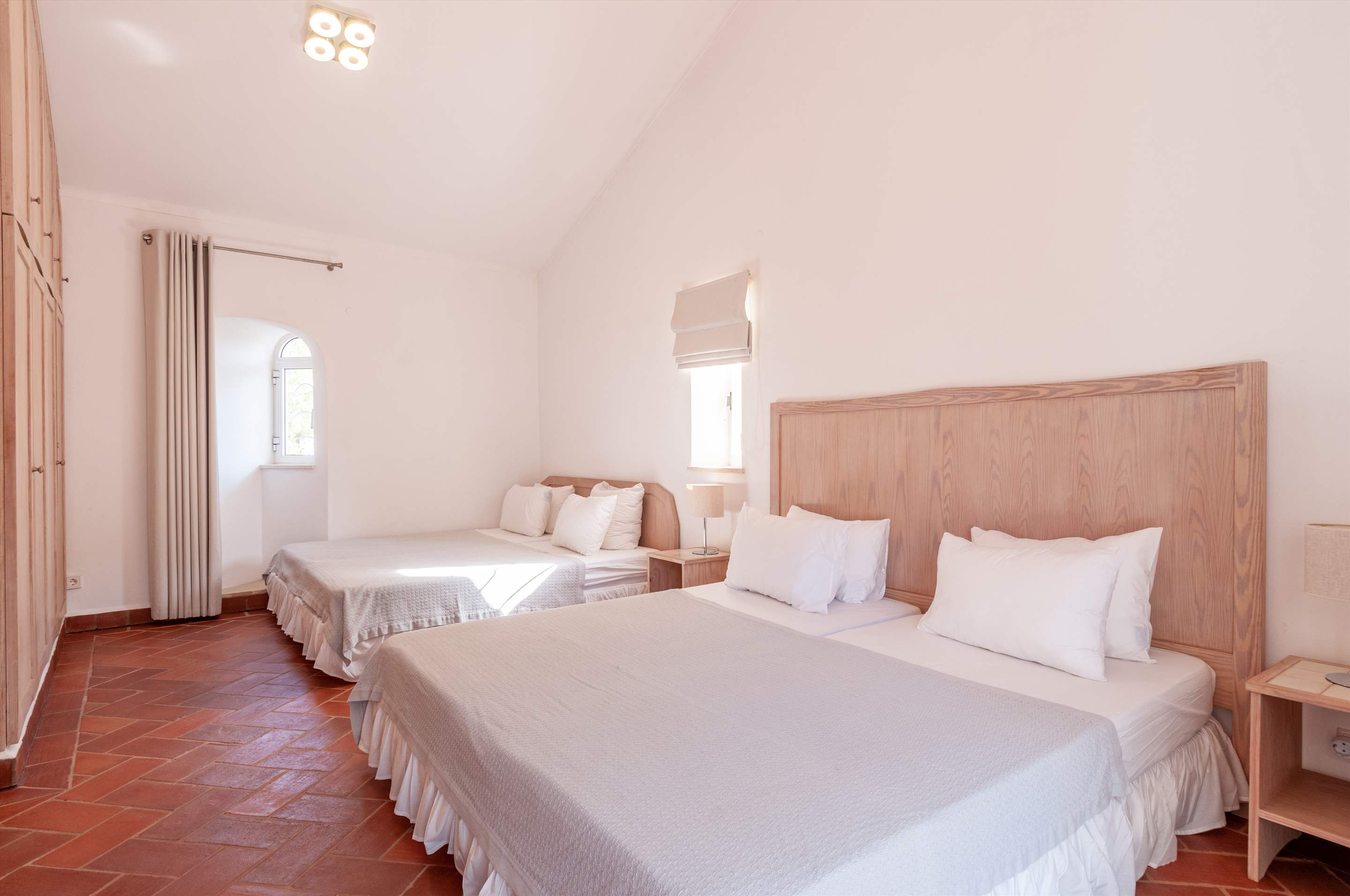 Villa Suzanne in Vale do Garrao, 3 bedroom villa in Vale do Lobo, Algarve Photo #15