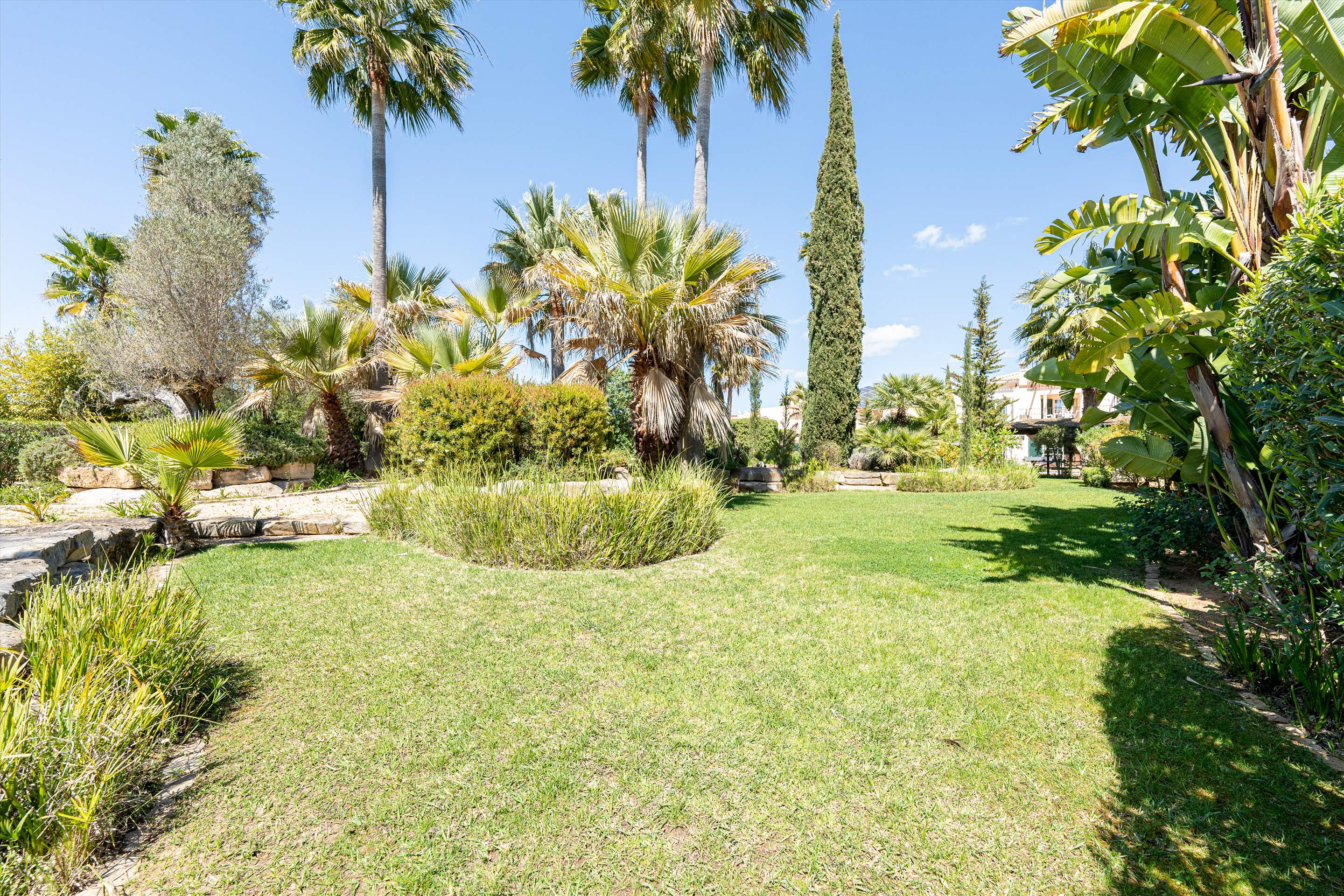 Palm Trees Garden Villa  , 3 bedroom villa in Vilamoura Area, Algarve Photo #4