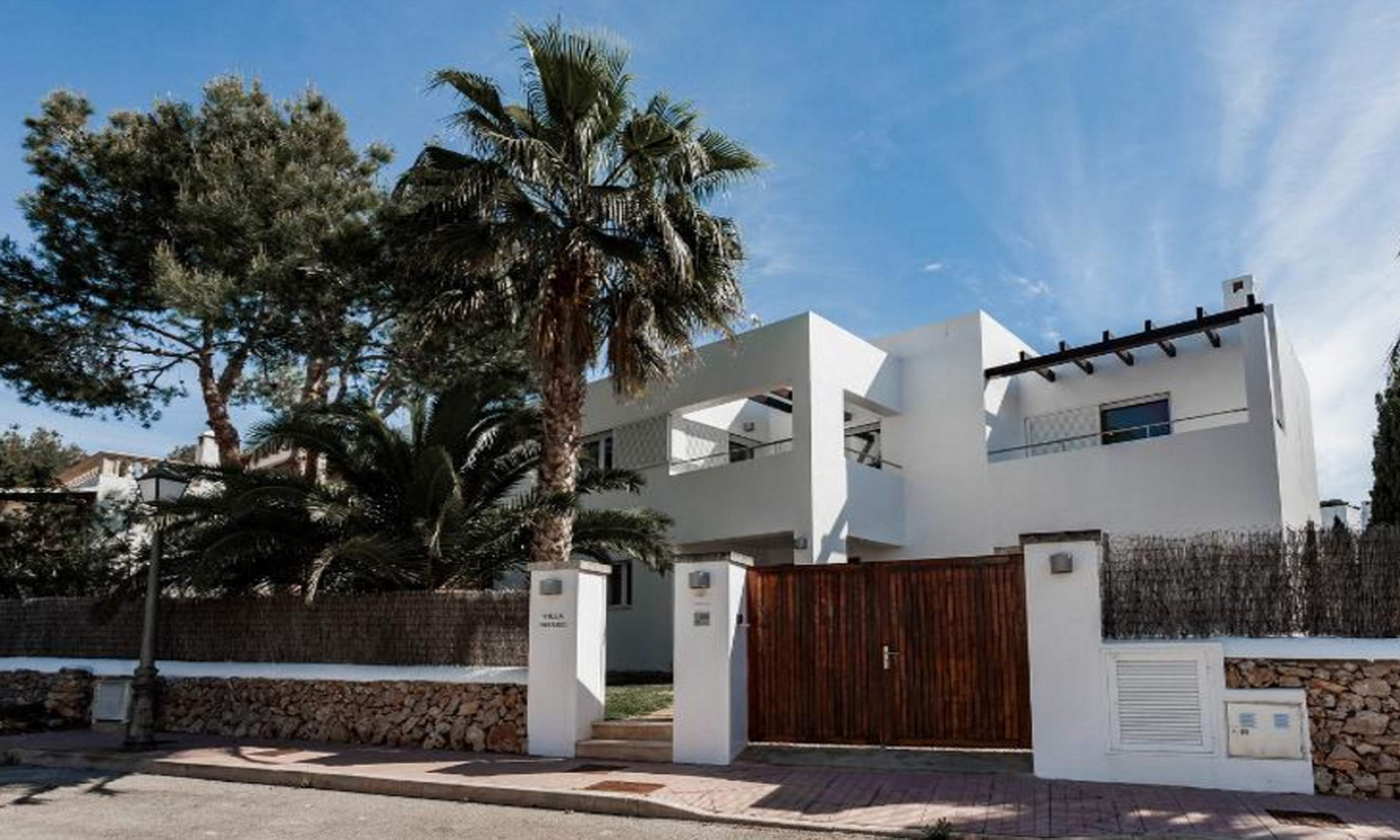 Villa Paraiso, 4 bedroom villa in Cala d'Or , Majorca Photo #14