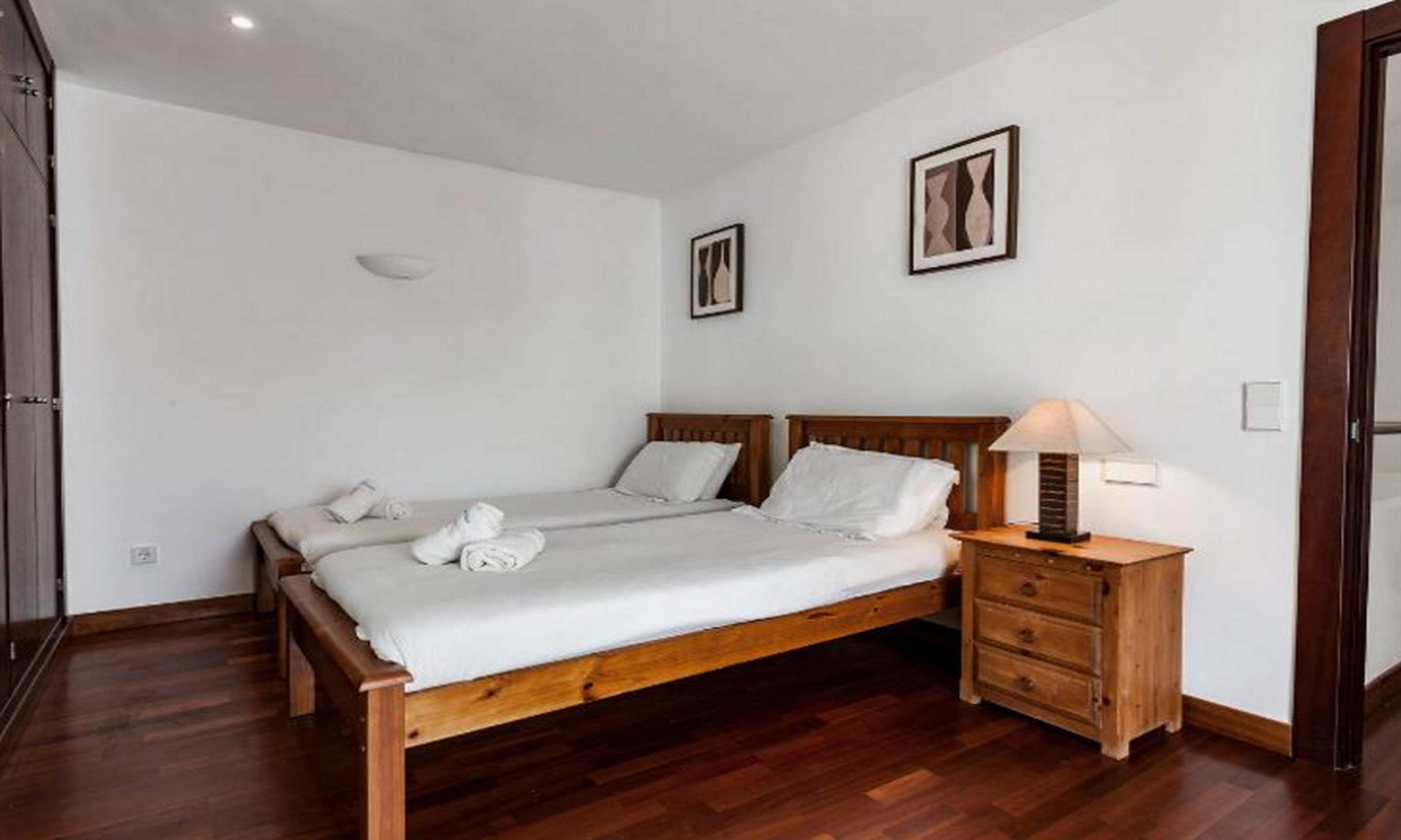 Villa Paraiso, 4 bedroom villa in Cala d'Or , Majorca Photo #27